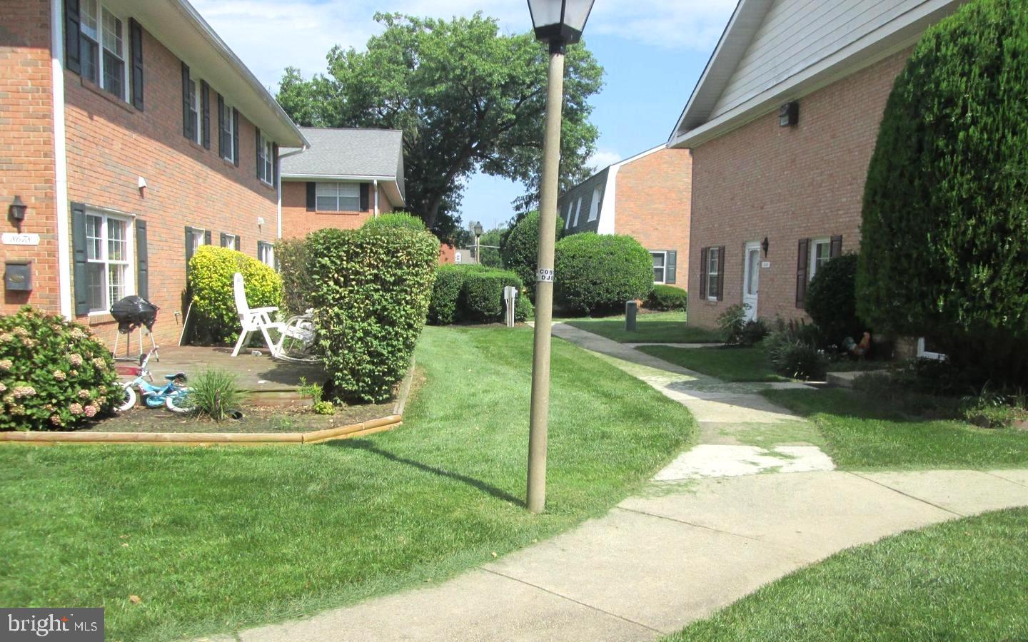 8742 WALUTES CIR, ALEXANDRIA, Virginia 22309, 2 Bedrooms Bedrooms, ,1 BathroomBathrooms,Residential,For sale,8742 WALUTES CIR,VAFX2272426 MLS # VAFX2272426