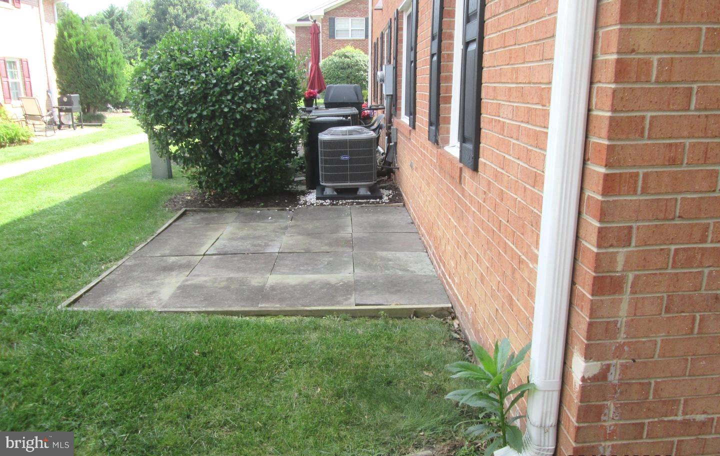 8742 WALUTES CIR, ALEXANDRIA, Virginia 22309, 2 Bedrooms Bedrooms, ,1 BathroomBathrooms,Residential,For sale,8742 WALUTES CIR,VAFX2272426 MLS # VAFX2272426