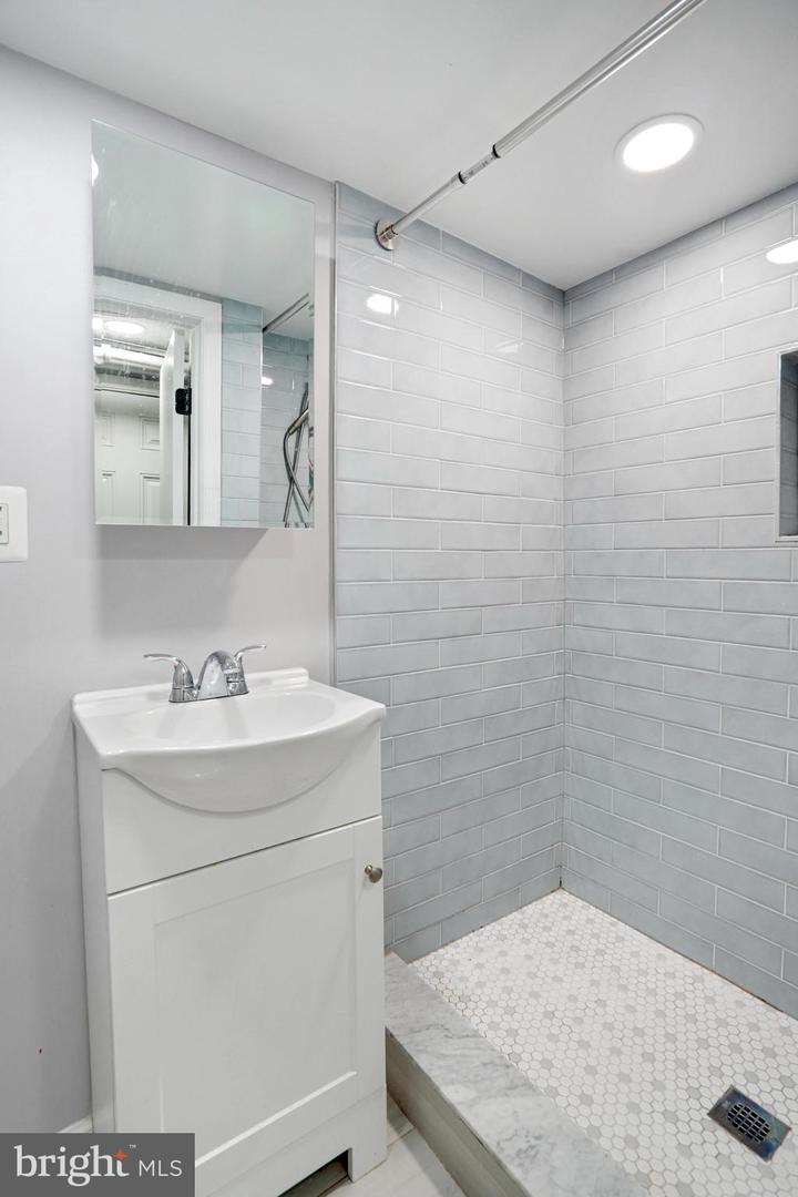 1273 HOLBROOK TER NE, WASHINGTON, District Of Columbia 20002, 4 Bedrooms Bedrooms, 10 Rooms Rooms,2 BathroomsBathrooms,Residential,For sale,1273 HOLBROOK TER NE,DCDC2229358 MLS # DCDC2229358