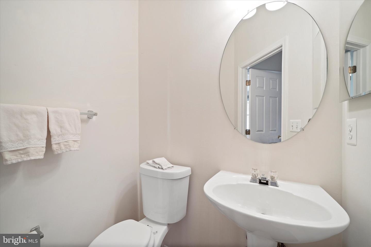 13963 CHELMSFORD DR, GAINESVILLE, Virginia 20155, 3 Bedrooms Bedrooms, ,2 BathroomsBathrooms,Residential,For sale,13963 CHELMSFORD DR,VAPW2107290 MLS # VAPW2107290