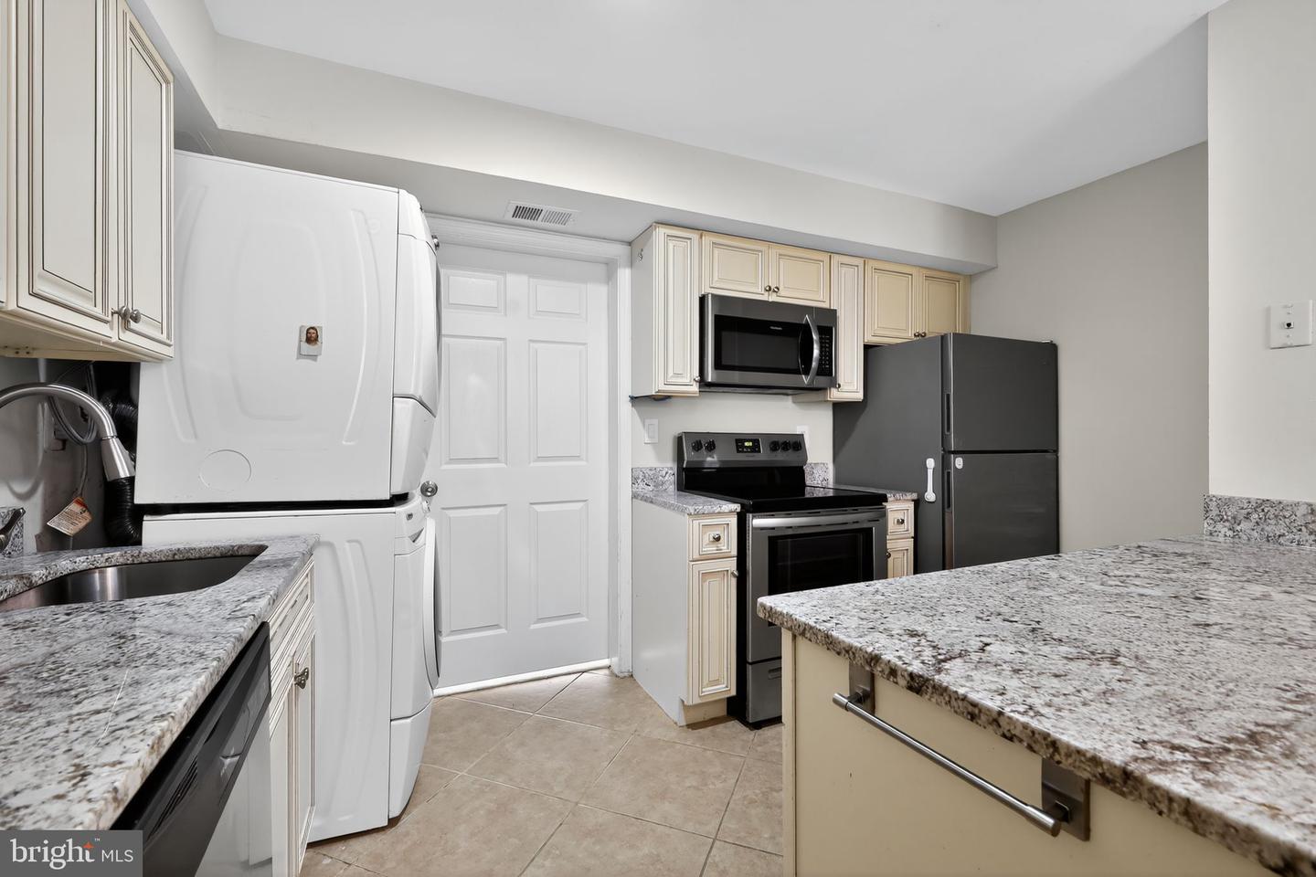 1043 MARGATE CT #1043A, STERLING, Virginia 20164, 3 Bedrooms Bedrooms, ,2 BathroomsBathrooms,Residential,For sale,1043 MARGATE CT #1043A,VALO2110568 MLS # VALO2110568