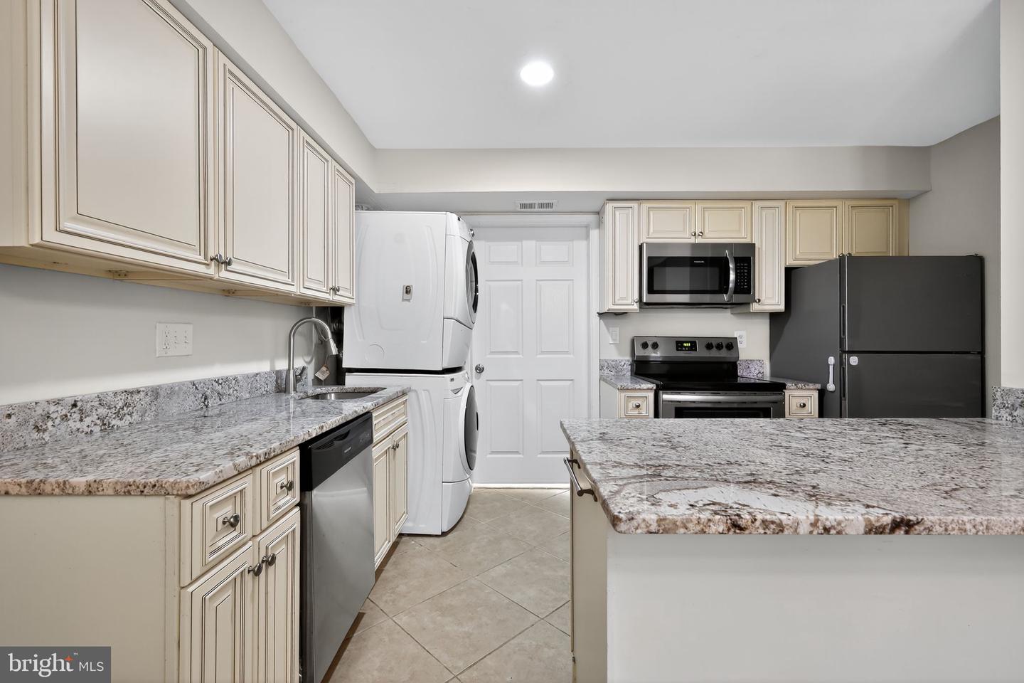 1043 MARGATE CT #1043A, STERLING, Virginia 20164, 3 Bedrooms Bedrooms, ,2 BathroomsBathrooms,Residential,For sale,1043 MARGATE CT #1043A,VALO2110568 MLS # VALO2110568