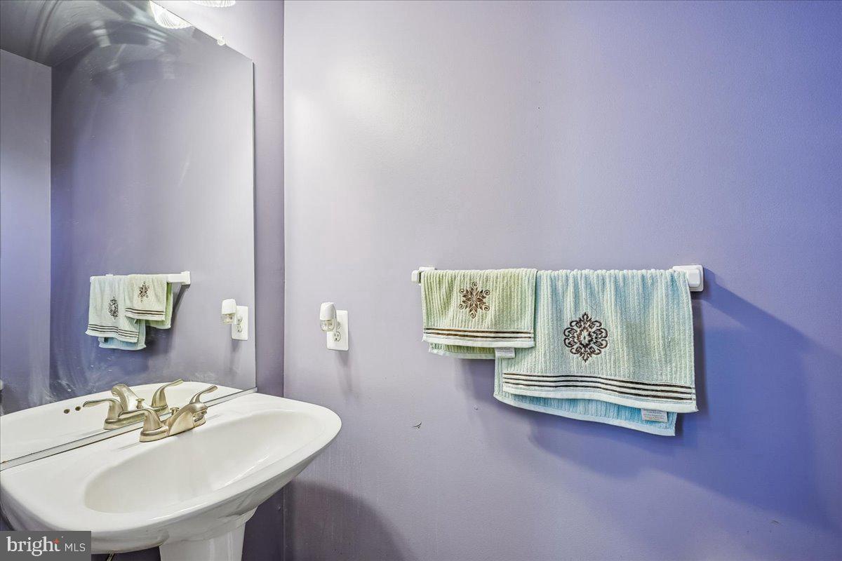 15216 BRAZIL CIR, WOODBRIDGE, Virginia 22193, 4 Bedrooms Bedrooms, ,3 BathroomsBathrooms,Residential,For sale,15216 BRAZIL CIR,VAPW2108820 MLS # VAPW2108820