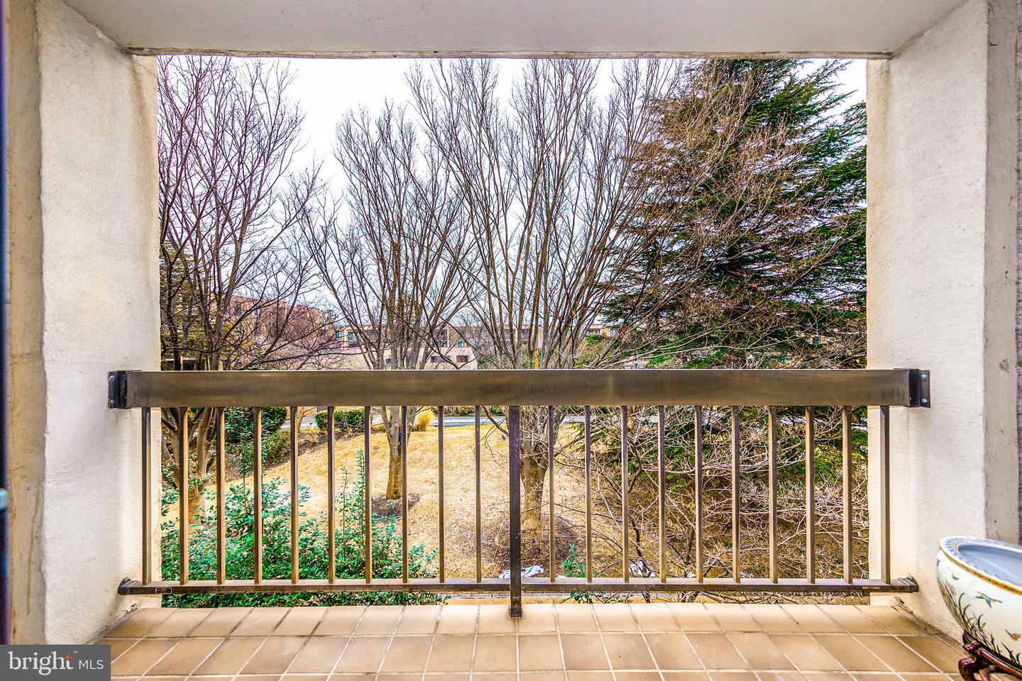 801 N HOWARD ST #303, ALEXANDRIA, Virginia 22304, 2 Bedrooms Bedrooms, ,2 BathroomsBathrooms,Residential,For sale,801 N HOWARD ST #303,VAAX2052368 MLS # VAAX2052368