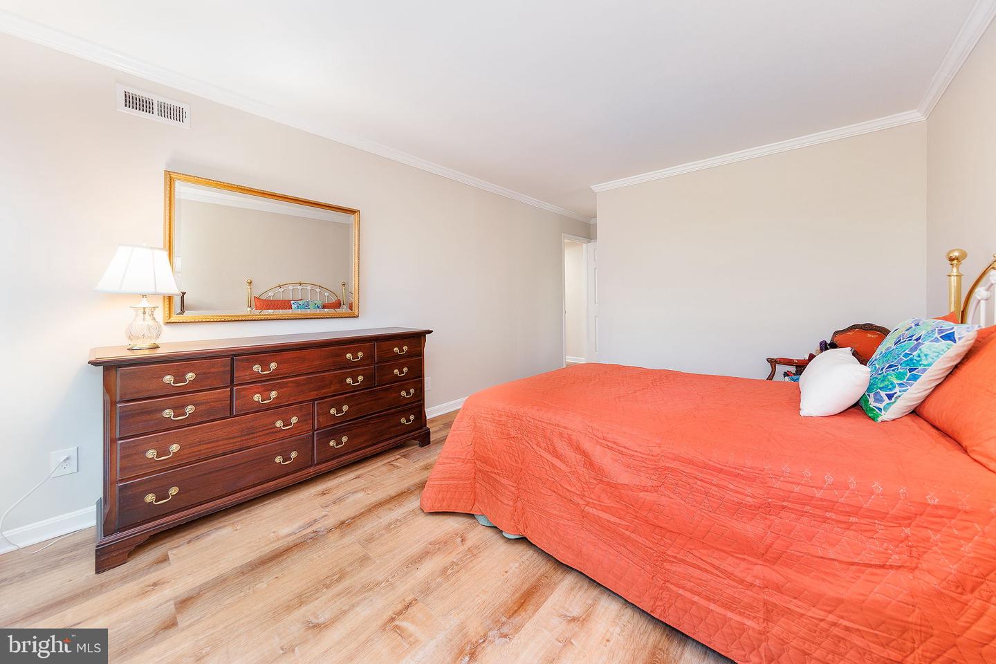 801 N HOWARD ST #303, ALEXANDRIA, Virginia 22304, 2 Bedrooms Bedrooms, ,2 BathroomsBathrooms,Residential,For sale,801 N HOWARD ST #303,VAAX2052368 MLS # VAAX2052368