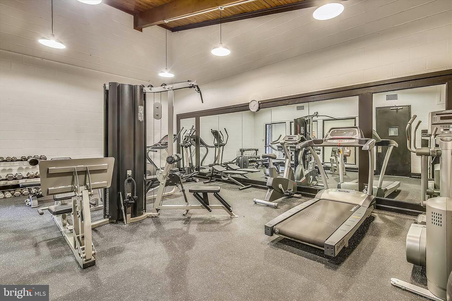 801 N HOWARD ST #303, ALEXANDRIA, Virginia 22304, 2 Bedrooms Bedrooms, ,2 BathroomsBathrooms,Residential,For sale,801 N HOWARD ST #303,VAAX2052368 MLS # VAAX2052368