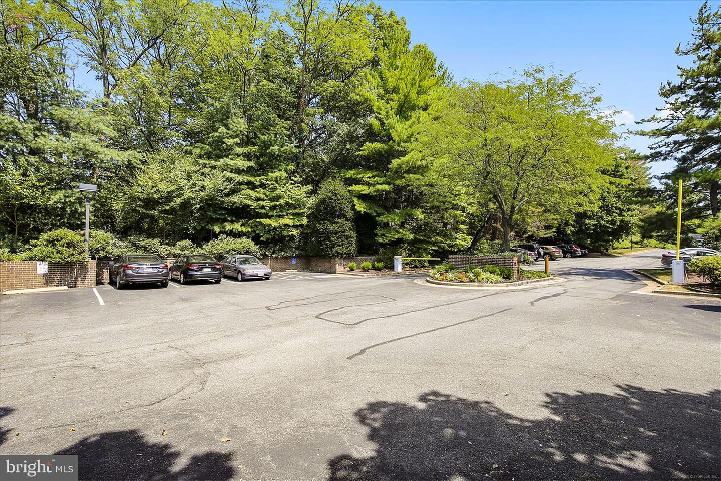 801 N HOWARD ST #303, ALEXANDRIA, Virginia 22304, 2 Bedrooms Bedrooms, ,2 BathroomsBathrooms,Residential,For sale,801 N HOWARD ST #303,VAAX2052368 MLS # VAAX2052368