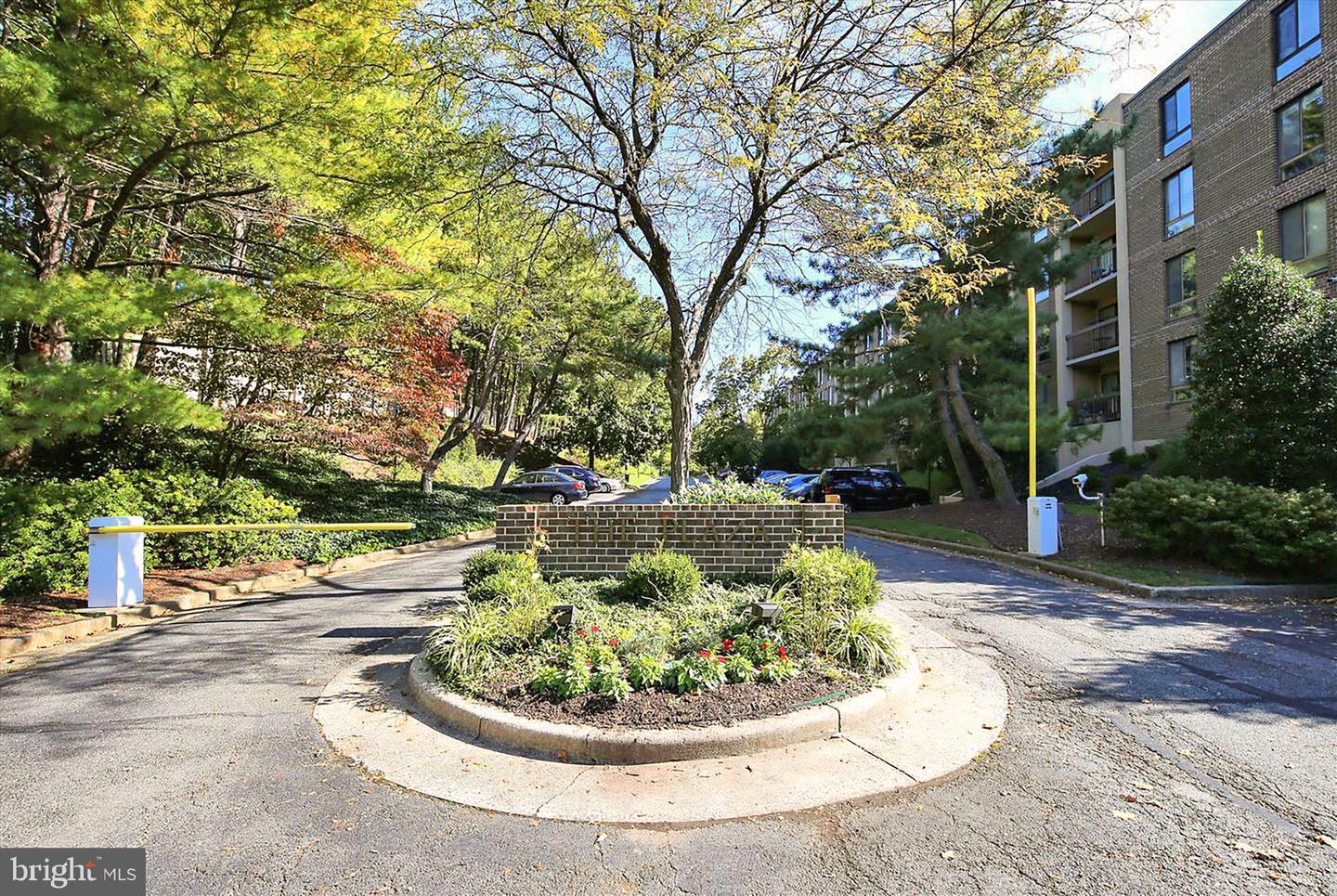 801 N HOWARD ST #303, ALEXANDRIA, Virginia 22304, 2 Bedrooms Bedrooms, ,2 BathroomsBathrooms,Residential,For sale,801 N HOWARD ST #303,VAAX2052368 MLS # VAAX2052368