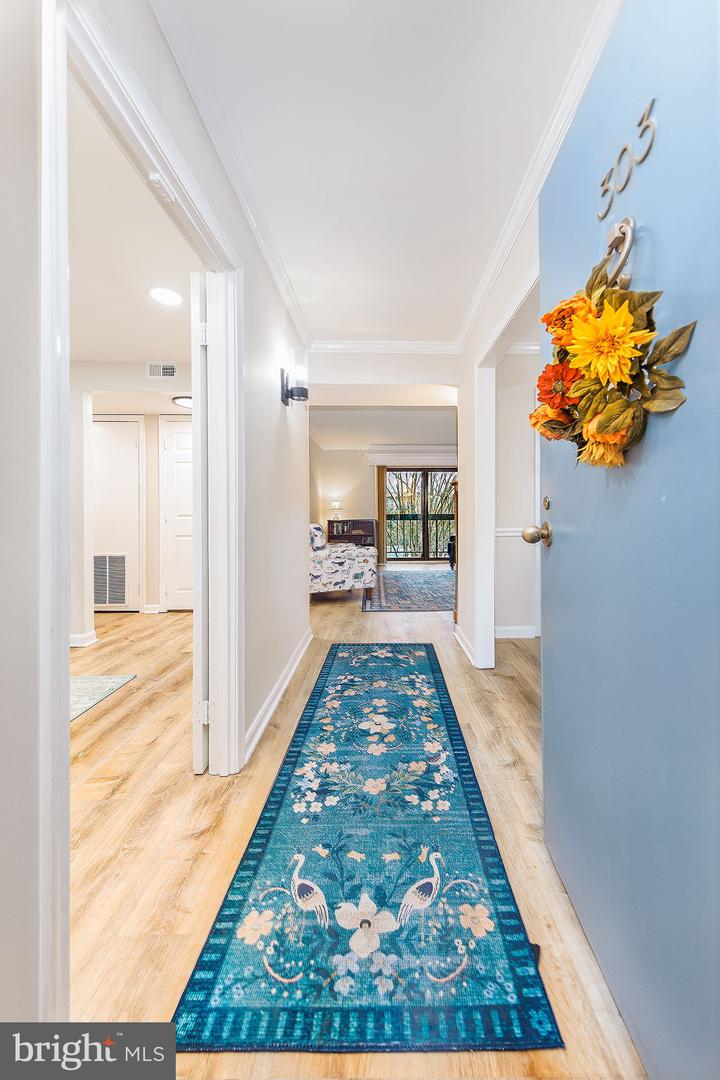 801 N HOWARD ST #303, ALEXANDRIA, Virginia 22304, 2 Bedrooms Bedrooms, ,2 BathroomsBathrooms,Residential,For sale,801 N HOWARD ST #303,VAAX2052368 MLS # VAAX2052368