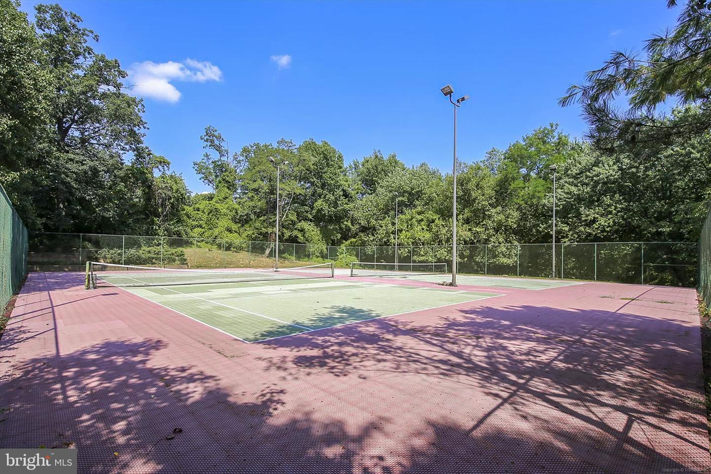 801 N HOWARD ST #303, ALEXANDRIA, Virginia 22304, 2 Bedrooms Bedrooms, ,2 BathroomsBathrooms,Residential,For sale,801 N HOWARD ST #303,VAAX2052368 MLS # VAAX2052368