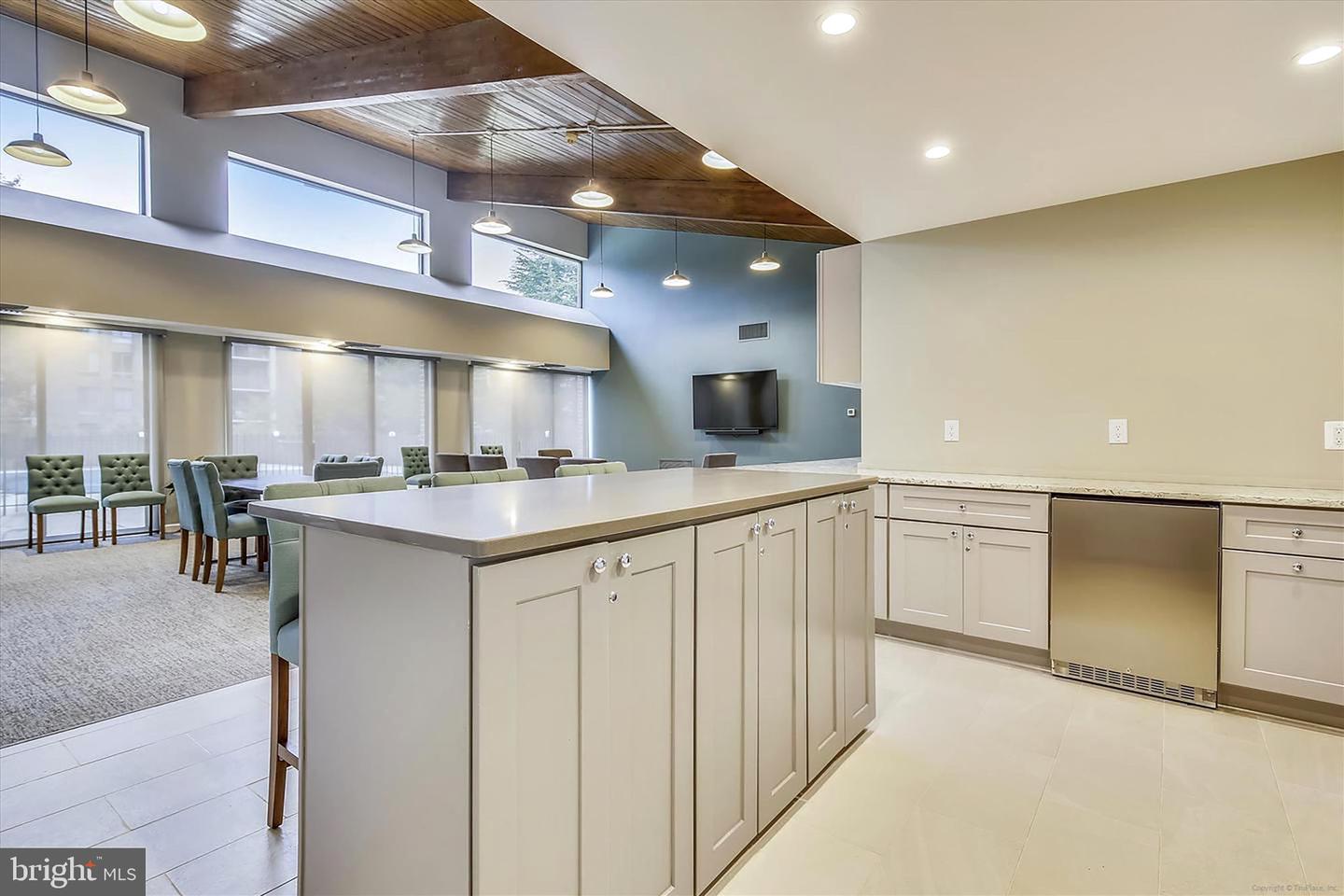 801 N HOWARD ST #303, ALEXANDRIA, Virginia 22304, 2 Bedrooms Bedrooms, ,2 BathroomsBathrooms,Residential,For sale,801 N HOWARD ST #303,VAAX2052368 MLS # VAAX2052368