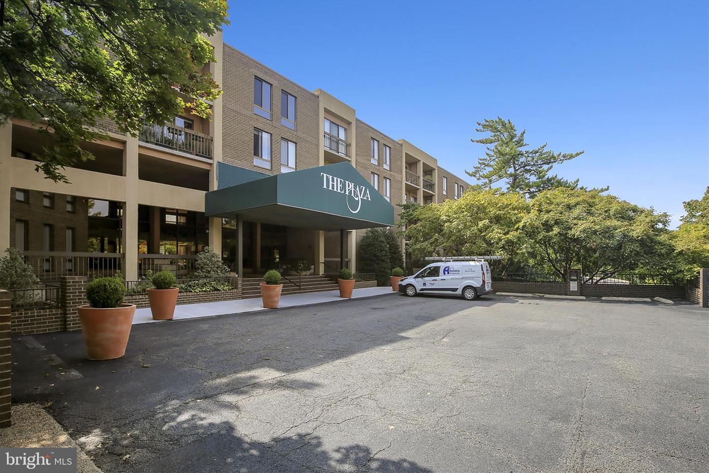 801 N HOWARD ST #303, ALEXANDRIA, Virginia 22304, 2 Bedrooms Bedrooms, ,2 BathroomsBathrooms,Residential,For sale,801 N HOWARD ST #303,VAAX2052368 MLS # VAAX2052368