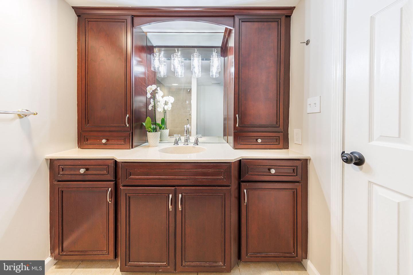 801 N HOWARD ST #303, ALEXANDRIA, Virginia 22304, 2 Bedrooms Bedrooms, ,2 BathroomsBathrooms,Residential,For sale,801 N HOWARD ST #303,VAAX2052368 MLS # VAAX2052368