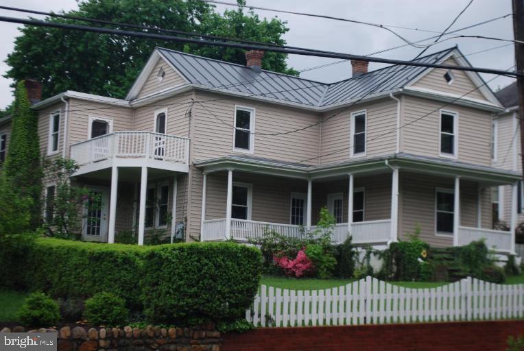 521 S MAIN ST, WOODSTOCK, Virginia 22664, 5 Bedrooms Bedrooms, ,3 BathroomsBathrooms,Residential,For sale,521 S MAIN ST,VASH2013350 MLS # VASH2013350