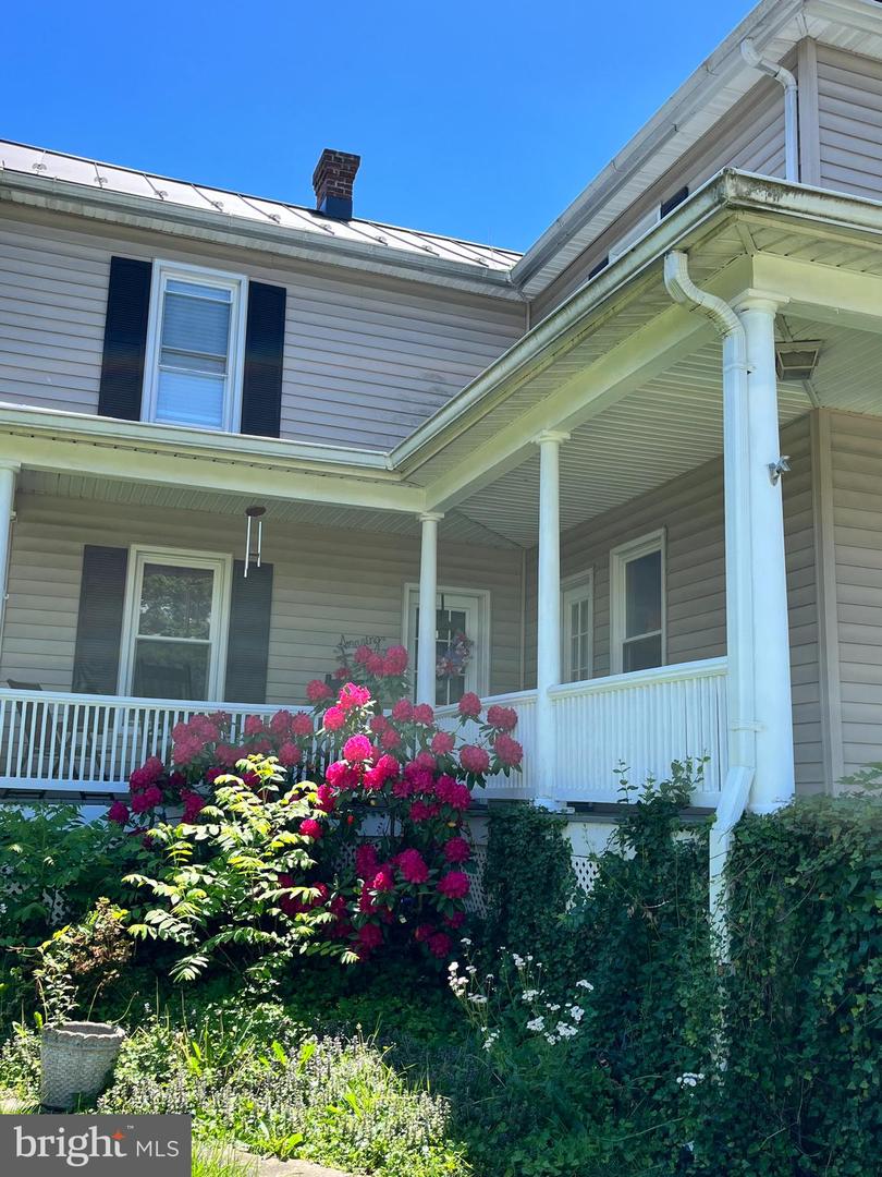 521 S MAIN ST, WOODSTOCK, Virginia 22664, 5 Bedrooms Bedrooms, ,3 BathroomsBathrooms,Residential,For sale,521 S MAIN ST,VASH2013350 MLS # VASH2013350