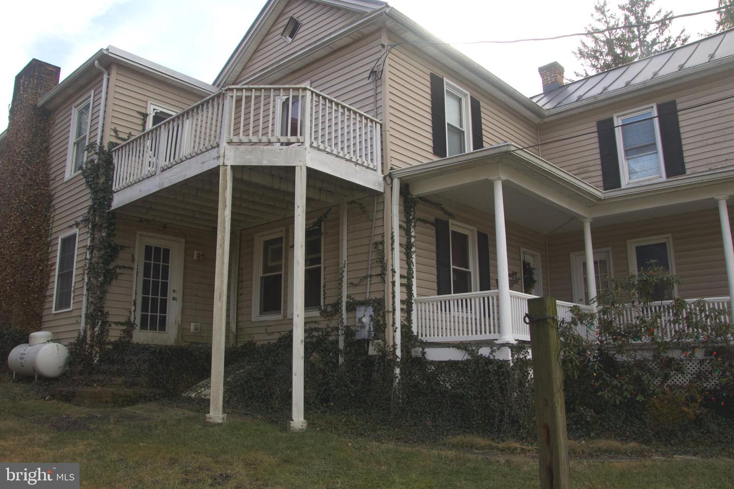 521 S MAIN ST, WOODSTOCK, Virginia 22664, 5 Bedrooms Bedrooms, ,3 BathroomsBathrooms,Residential,For sale,521 S MAIN ST,VASH2013350 MLS # VASH2013350