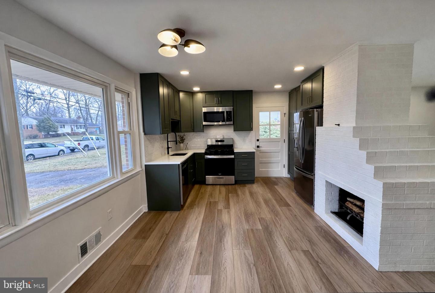 14801 CARLBERN DR, CENTREVILLE, Virginia 20120, 3 Bedrooms Bedrooms, 5 Rooms Rooms,1 BathroomBathrooms,Residential,For sale,14801 CARLBERN DR,VAFX2286462 MLS # VAFX2286462