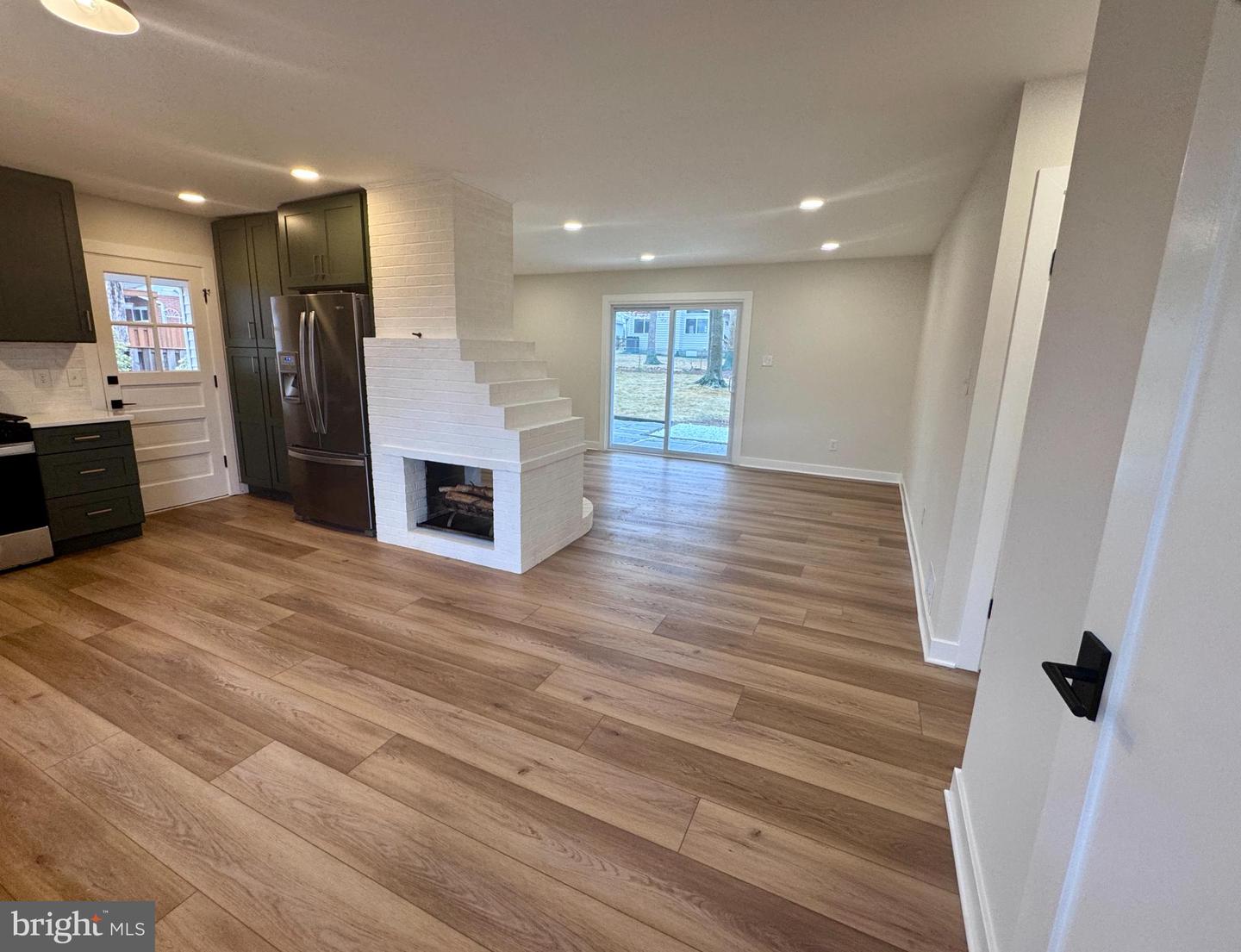 14801 CARLBERN DR, CENTREVILLE, Virginia 20120, 3 Bedrooms Bedrooms, 5 Rooms Rooms,1 BathroomBathrooms,Residential,For sale,14801 CARLBERN DR,VAFX2286462 MLS # VAFX2286462