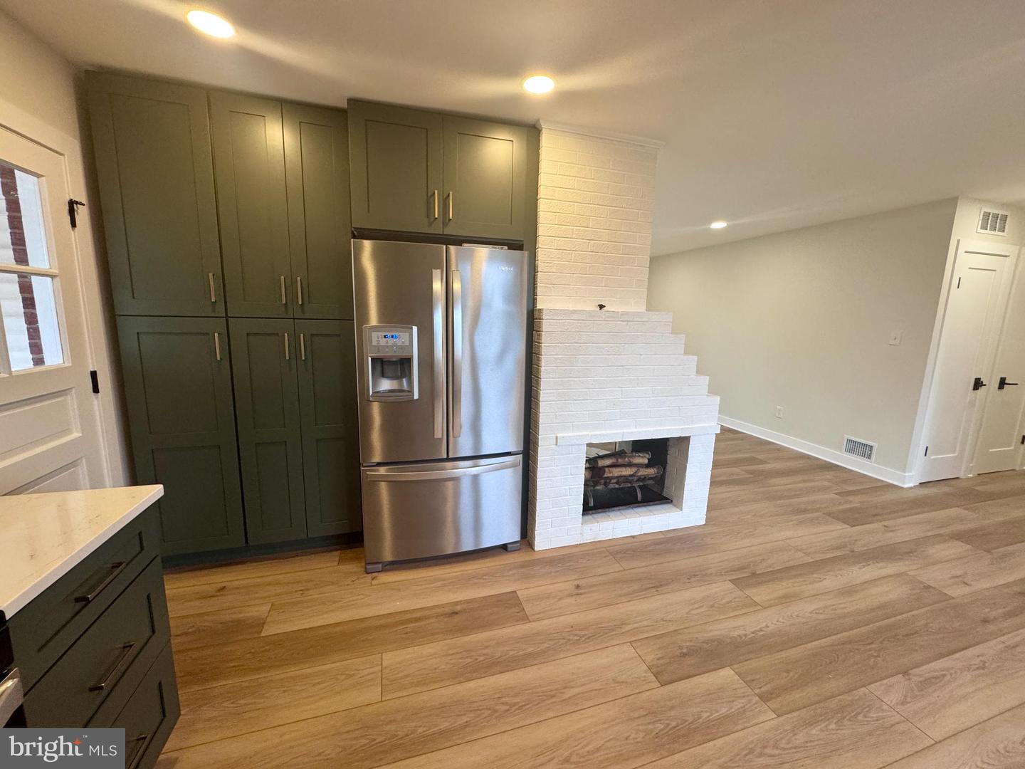 14801 CARLBERN DR, CENTREVILLE, Virginia 20120, 3 Bedrooms Bedrooms, 5 Rooms Rooms,1 BathroomBathrooms,Residential,For sale,14801 CARLBERN DR,VAFX2286462 MLS # VAFX2286462