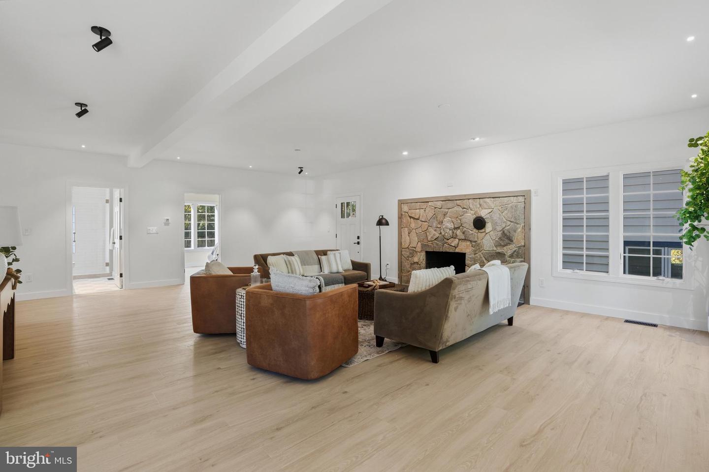 300 LEWIS ST NW, VIENNA, Virginia 22180, 5 Bedrooms Bedrooms, ,3 BathroomsBathrooms,Residential,For sale,300 LEWIS ST NW,VAFX2287636 MLS # VAFX2287636