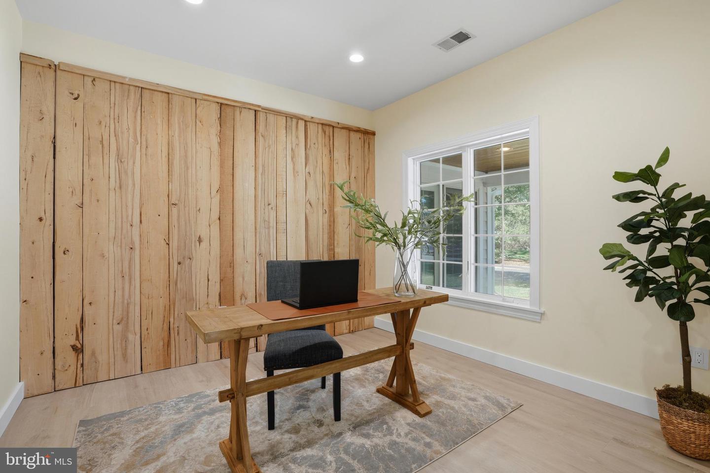 300 LEWIS ST NW, VIENNA, Virginia 22180, 5 Bedrooms Bedrooms, ,3 BathroomsBathrooms,Residential,For sale,300 LEWIS ST NW,VAFX2287636 MLS # VAFX2287636