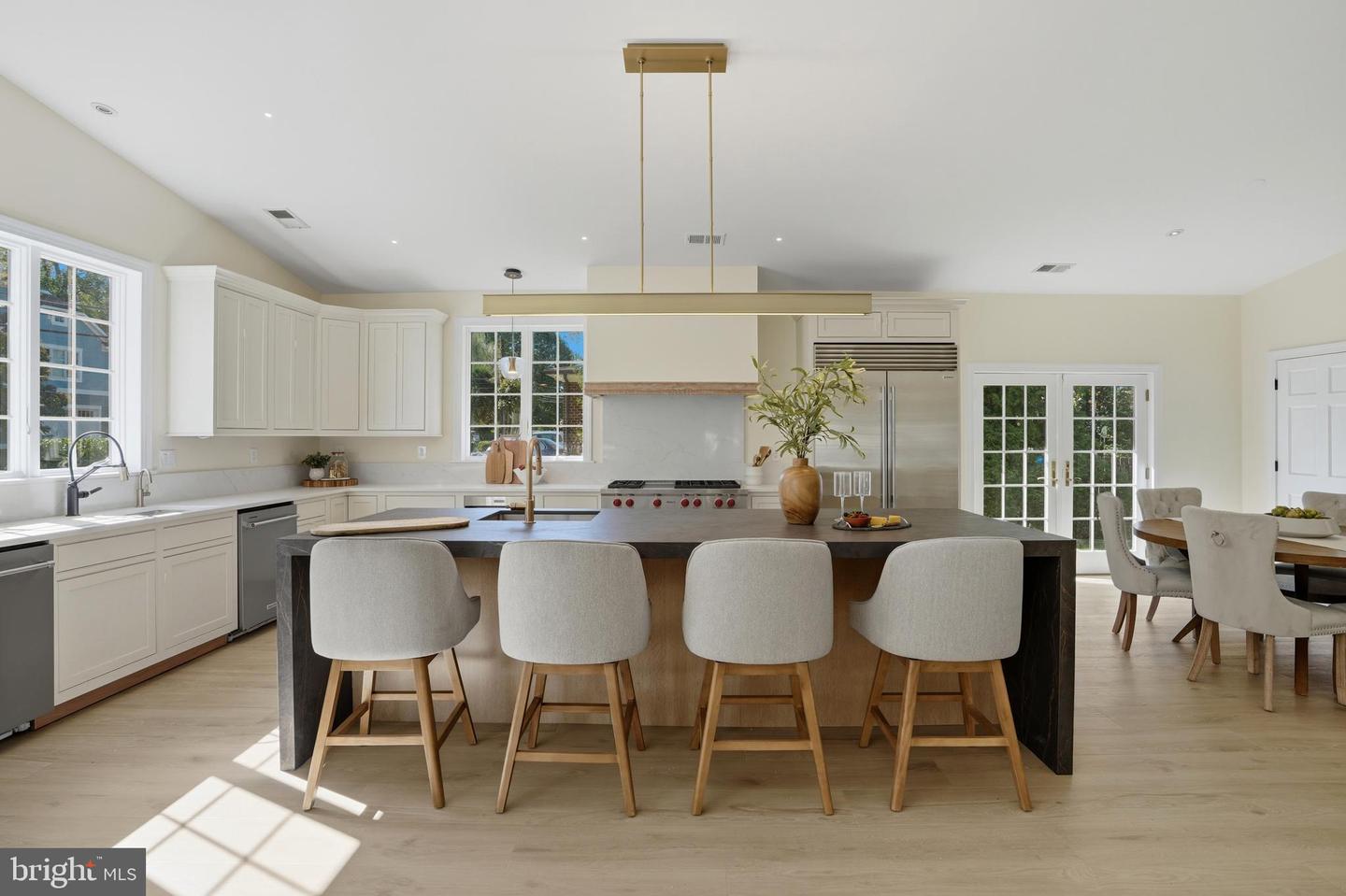 300 LEWIS ST NW, VIENNA, Virginia 22180, 5 Bedrooms Bedrooms, ,3 BathroomsBathrooms,Residential,For sale,300 LEWIS ST NW,VAFX2287636 MLS # VAFX2287636