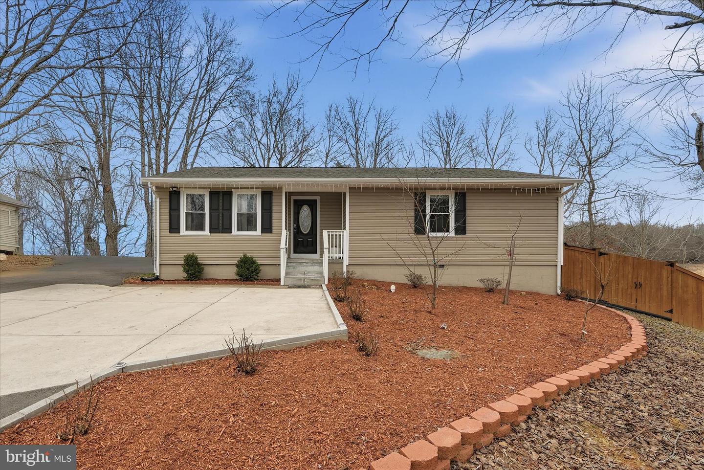 911 WALNUT DR, FREDERICKSBURG, Virginia 22405, 3 Bedrooms Bedrooms, ,2 BathroomsBathrooms,Residential,For sale,911 WALNUT DR,VAST2045518 MLS # VAST2045518