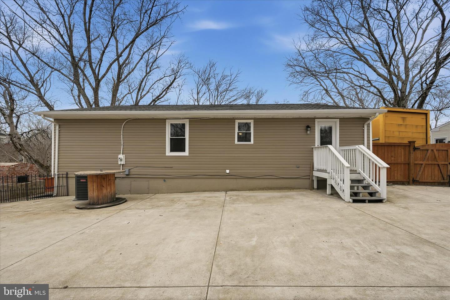 911 WALNUT DR, FREDERICKSBURG, Virginia 22405, 3 Bedrooms Bedrooms, ,2 BathroomsBathrooms,Residential,For sale,911 WALNUT DR,VAST2045518 MLS # VAST2045518