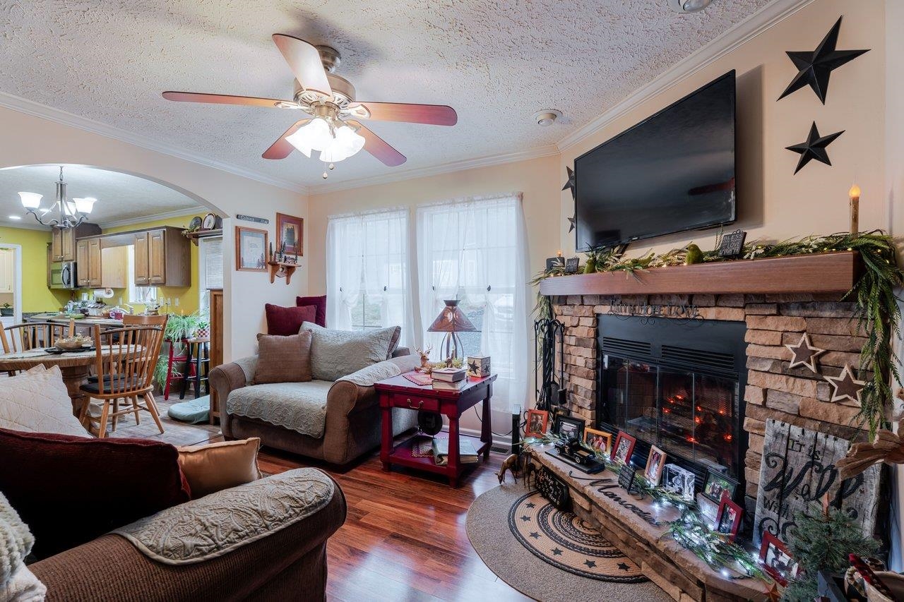 523 GRAVELS RD, ROCKINGHAM, Virginia 22802, 4 Bedrooms Bedrooms, ,2 BathroomsBathrooms,Residential,523 GRAVELS RD,674051 MLS # 674051