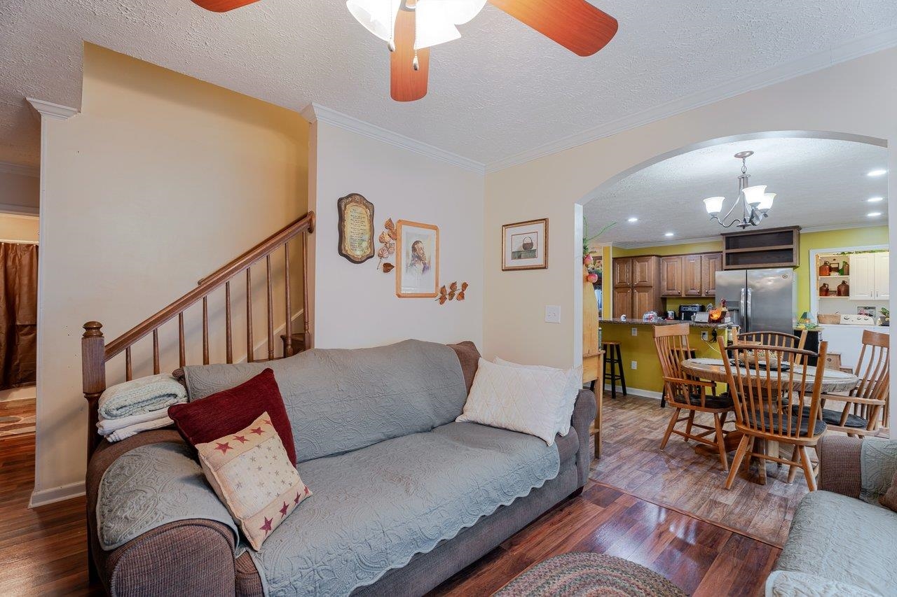 523 GRAVELS RD, ROCKINGHAM, Virginia 22802, 4 Bedrooms Bedrooms, ,2 BathroomsBathrooms,Residential,523 GRAVELS RD,674051 MLS # 674051