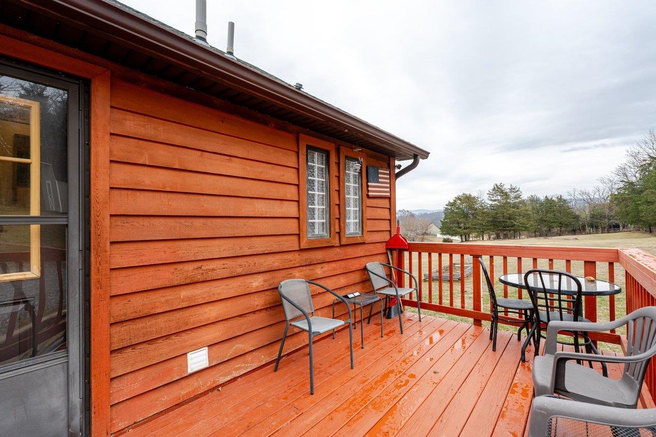 523 GRAVELS RD, ROCKINGHAM, Virginia 22802, 4 Bedrooms Bedrooms, ,2 BathroomsBathrooms,Residential,523 GRAVELS RD,674051 MLS # 674051