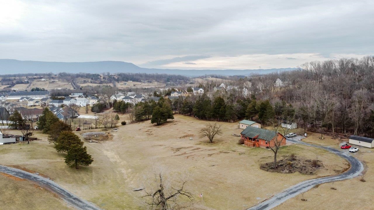 523 GRAVELS RD, ROCKINGHAM, Virginia 22802, 4 Bedrooms Bedrooms, ,2 BathroomsBathrooms,Residential,523 GRAVELS RD,674051 MLS # 674051