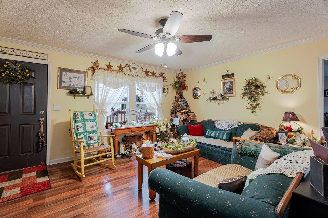 523 GRAVELS RD, ROCKINGHAM, Virginia 22802, 4 Bedrooms Bedrooms, ,2 BathroomsBathrooms,Residential,523 GRAVELS RD,674051 MLS # 674051