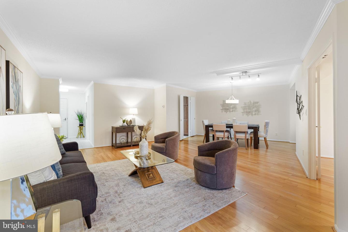 5904 MOUNT EAGLE DR #104, ALEXANDRIA, Virginia 22303, 2 Bedrooms Bedrooms, 8 Rooms Rooms,2 BathroomsBathrooms,Residential,For sale,5904 MOUNT EAGLE DR #104,VAFX2290132 MLS # VAFX2290132