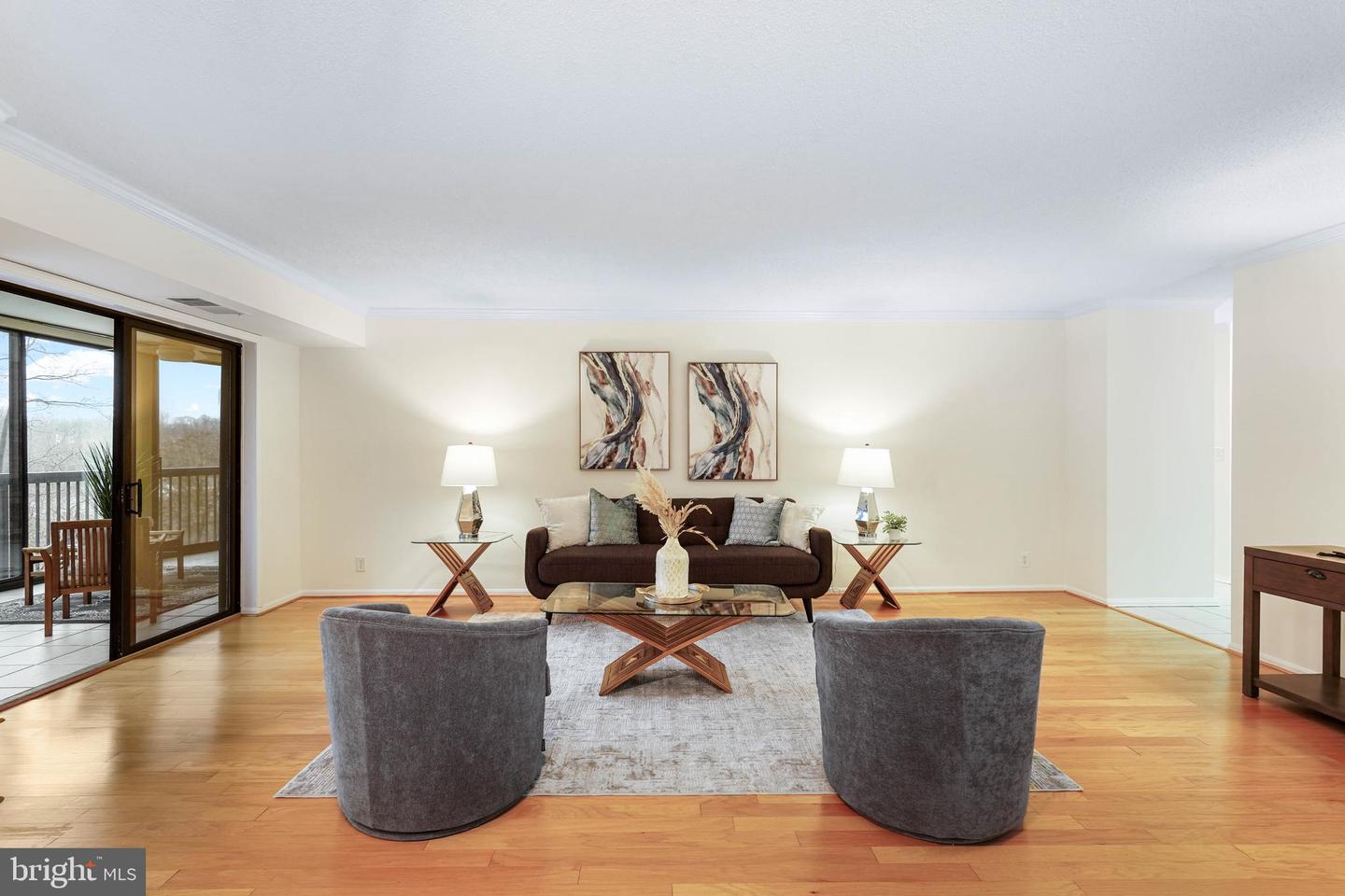 5904 MOUNT EAGLE DR #104, ALEXANDRIA, Virginia 22303, 2 Bedrooms Bedrooms, 8 Rooms Rooms,2 BathroomsBathrooms,Residential,For sale,5904 MOUNT EAGLE DR #104,VAFX2290132 MLS # VAFX2290132