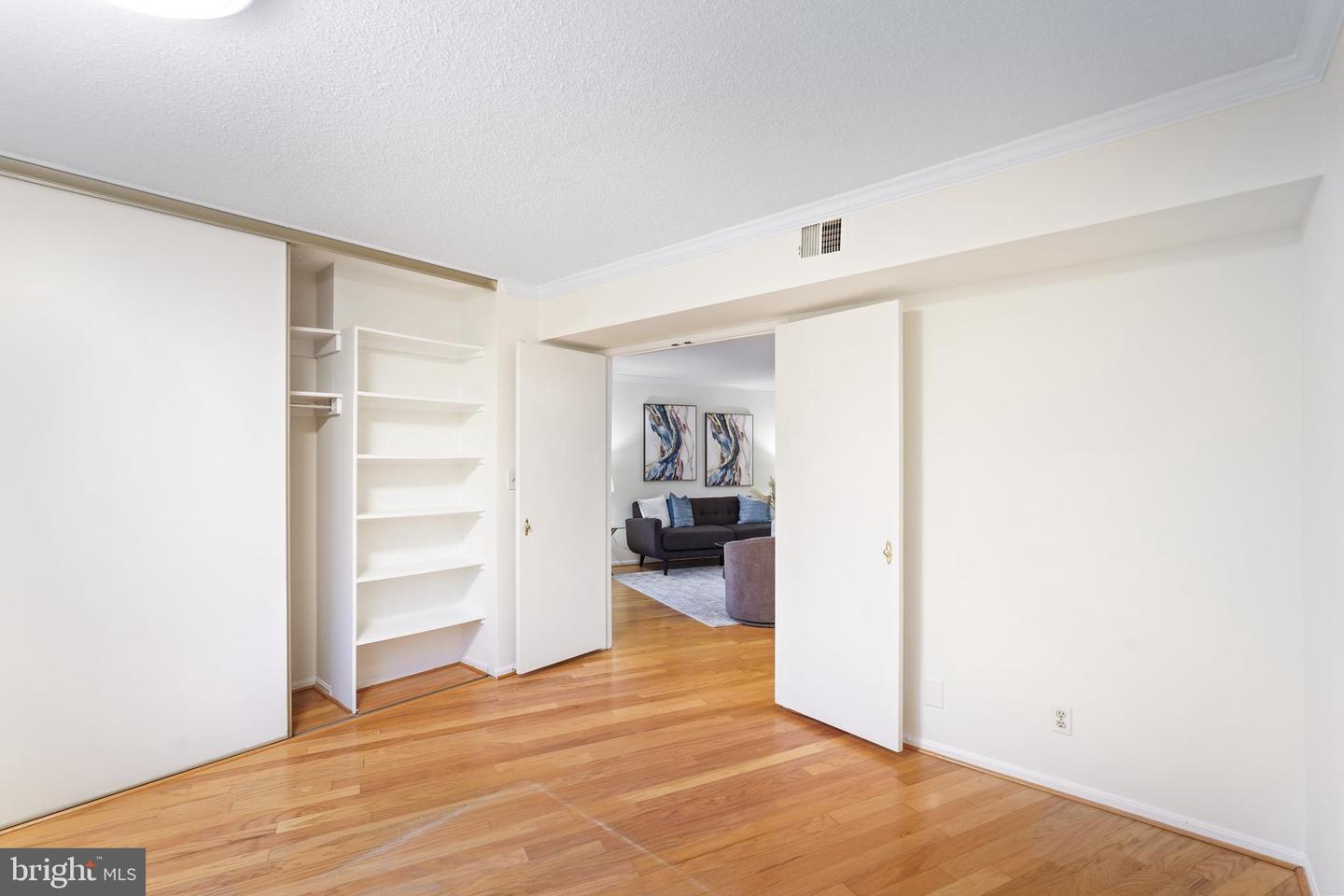 5904 MOUNT EAGLE DR #104, ALEXANDRIA, Virginia 22303, 2 Bedrooms Bedrooms, 8 Rooms Rooms,2 BathroomsBathrooms,Residential,For sale,5904 MOUNT EAGLE DR #104,VAFX2290132 MLS # VAFX2290132