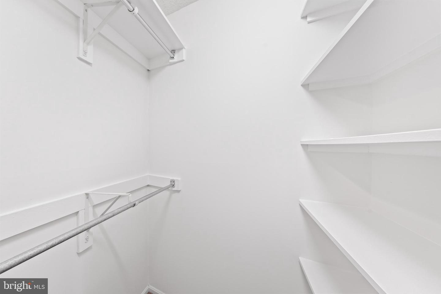 5904 MOUNT EAGLE DR #104, ALEXANDRIA, Virginia 22303, 2 Bedrooms Bedrooms, 8 Rooms Rooms,2 BathroomsBathrooms,Residential,For sale,5904 MOUNT EAGLE DR #104,VAFX2290132 MLS # VAFX2290132