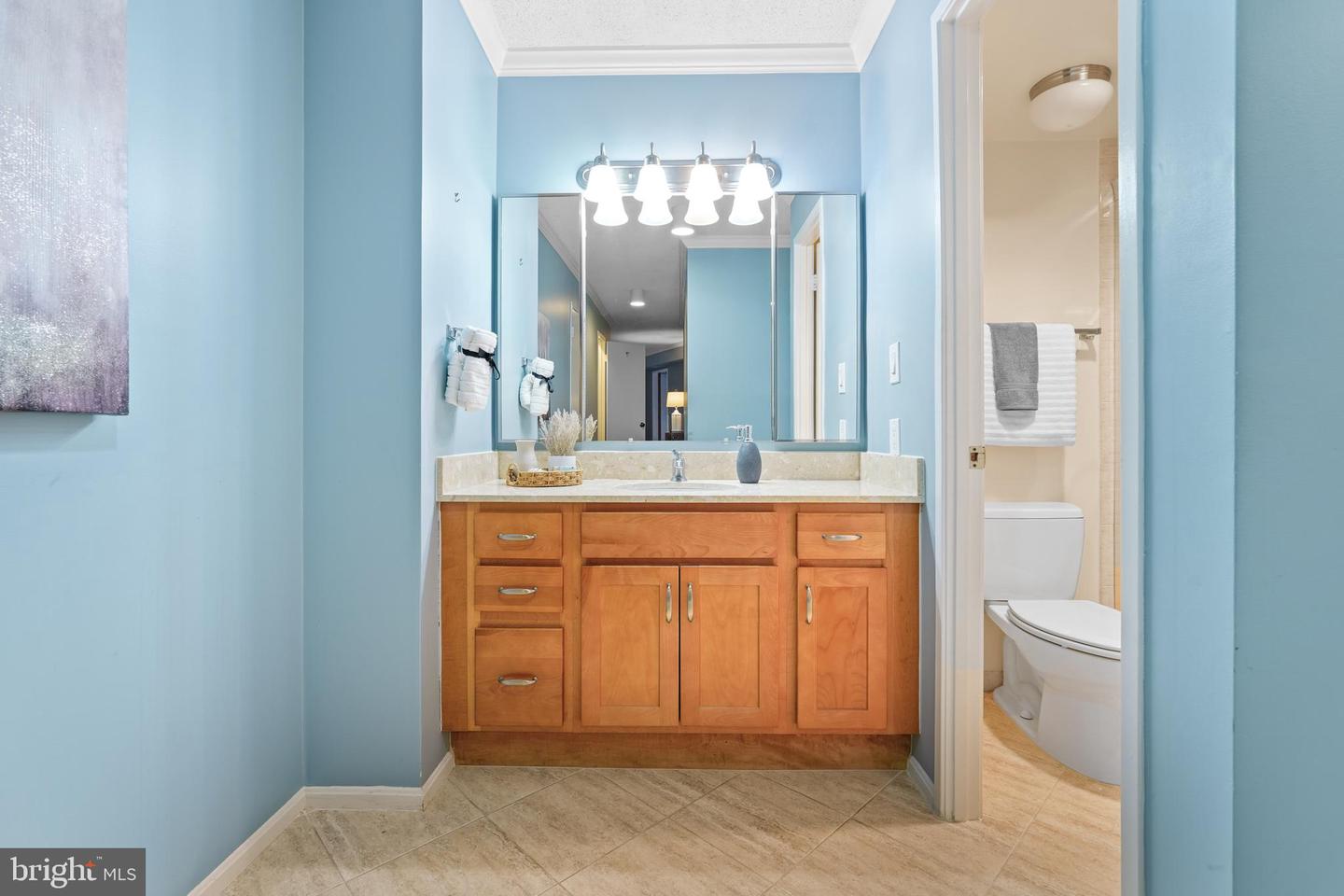 5904 MOUNT EAGLE DR #104, ALEXANDRIA, Virginia 22303, 2 Bedrooms Bedrooms, 8 Rooms Rooms,2 BathroomsBathrooms,Residential,For sale,5904 MOUNT EAGLE DR #104,VAFX2290132 MLS # VAFX2290132