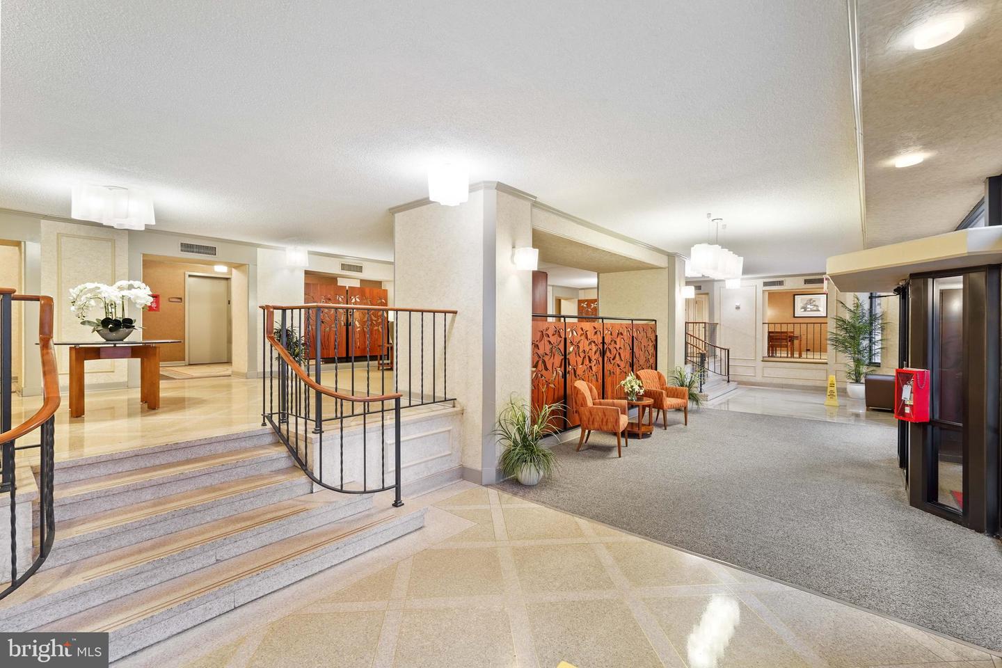 5904 MOUNT EAGLE DR #104, ALEXANDRIA, Virginia 22303, 2 Bedrooms Bedrooms, 8 Rooms Rooms,2 BathroomsBathrooms,Residential,For sale,5904 MOUNT EAGLE DR #104,VAFX2290132 MLS # VAFX2290132