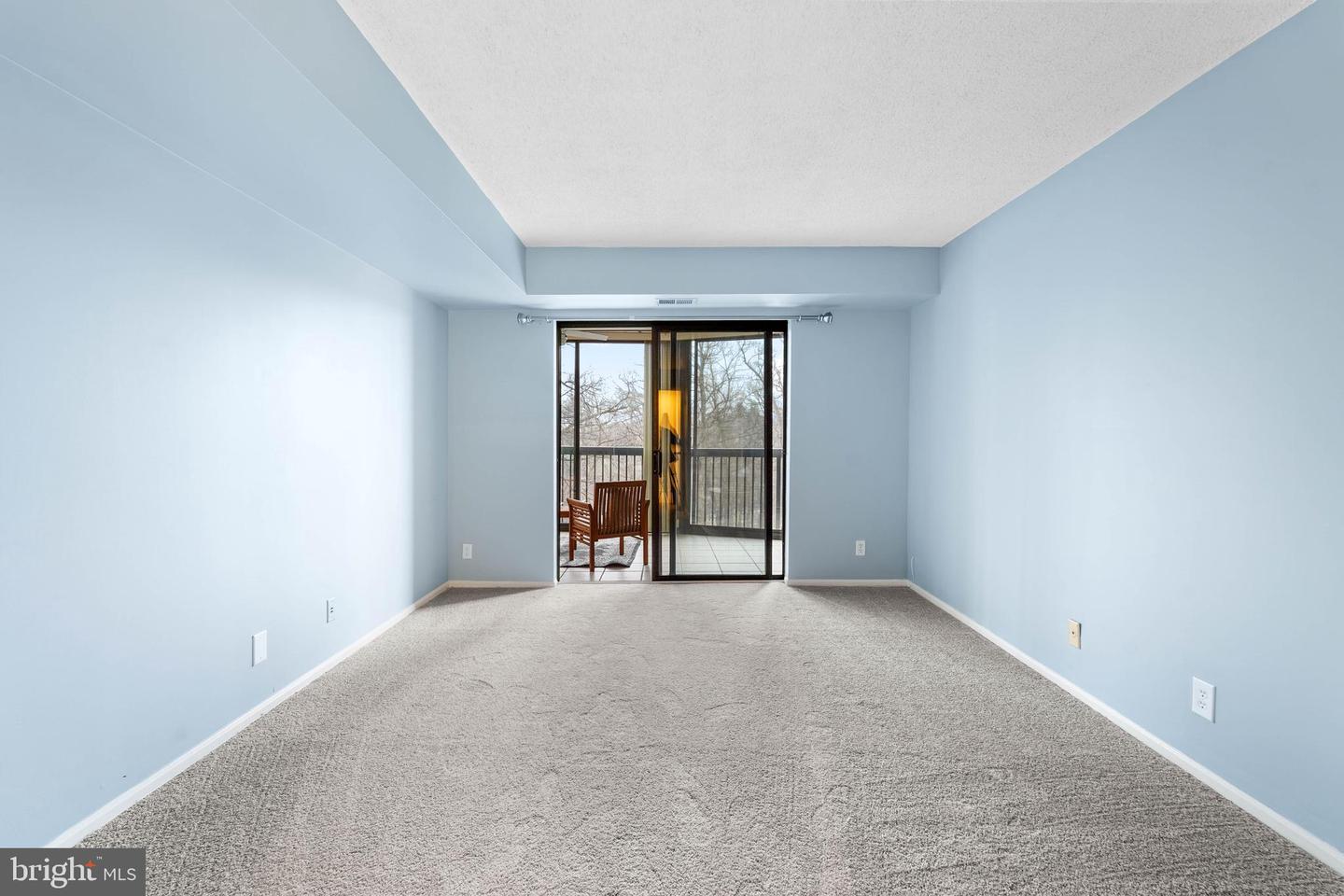 5904 MOUNT EAGLE DR #104, ALEXANDRIA, Virginia 22303, 2 Bedrooms Bedrooms, 8 Rooms Rooms,2 BathroomsBathrooms,Residential,For sale,5904 MOUNT EAGLE DR #104,VAFX2290132 MLS # VAFX2290132