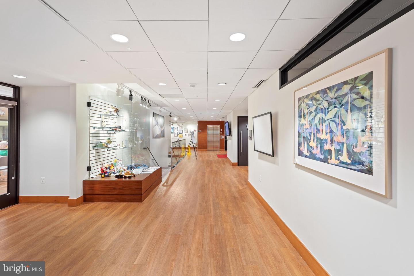 5904 MOUNT EAGLE DR #104, ALEXANDRIA, Virginia 22303, 2 Bedrooms Bedrooms, 8 Rooms Rooms,2 BathroomsBathrooms,Residential,For sale,5904 MOUNT EAGLE DR #104,VAFX2290132 MLS # VAFX2290132