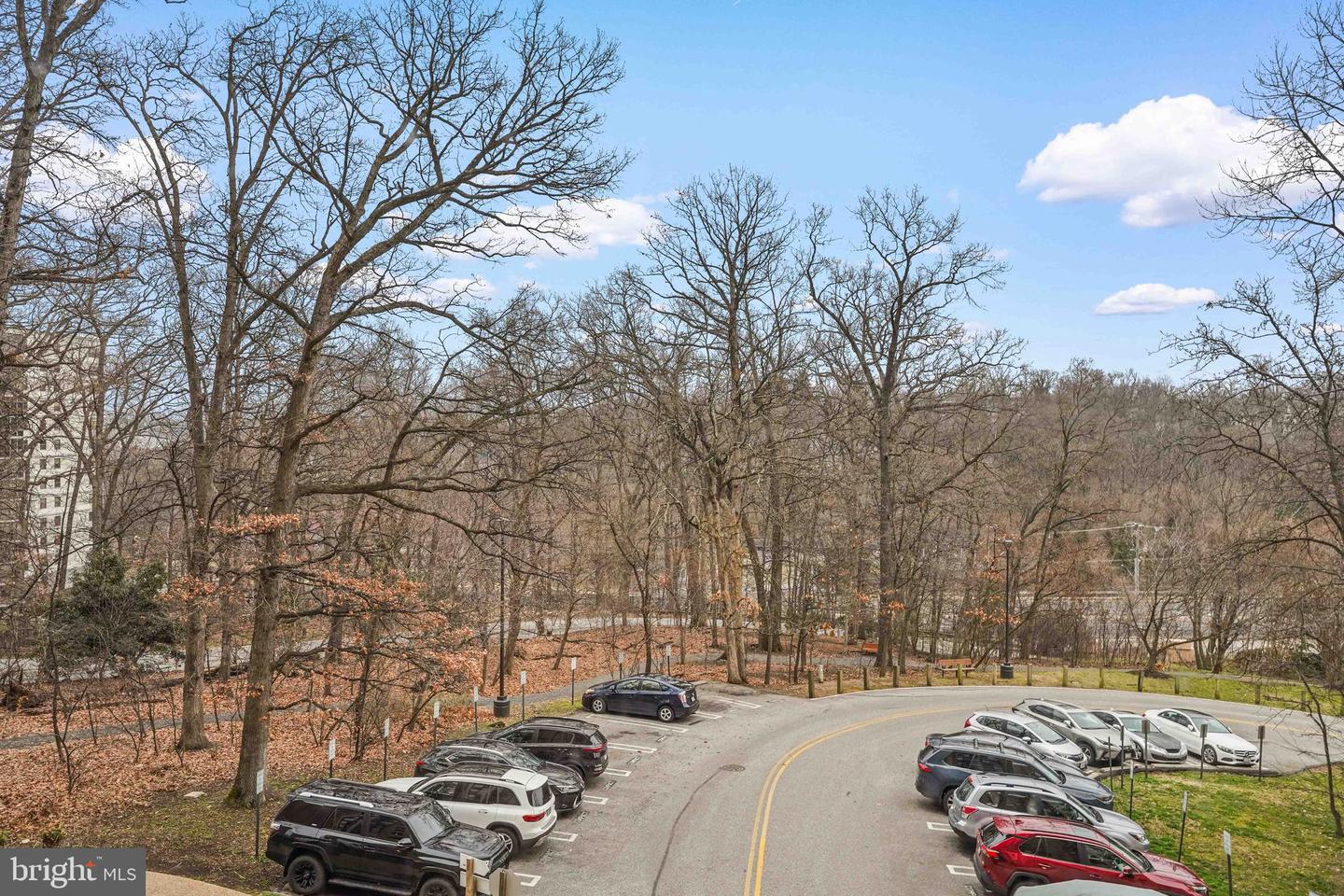 5904 MOUNT EAGLE DR #104, ALEXANDRIA, Virginia 22303, 2 Bedrooms Bedrooms, 8 Rooms Rooms,2 BathroomsBathrooms,Residential,For sale,5904 MOUNT EAGLE DR #104,VAFX2290132 MLS # VAFX2290132