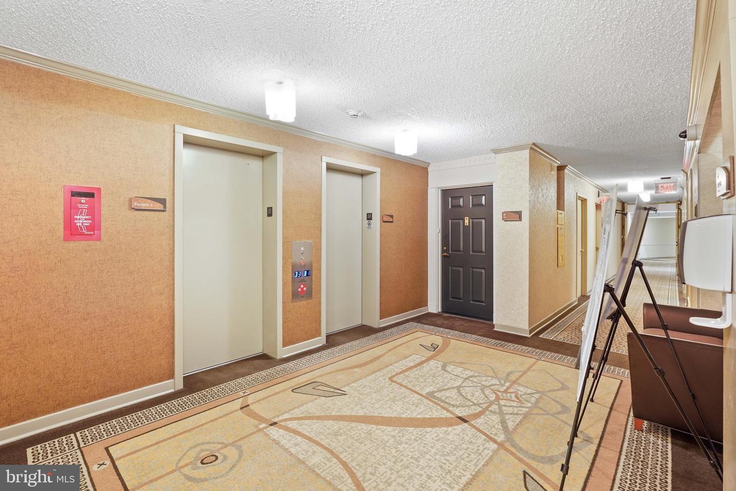 5904 MOUNT EAGLE DR #104, ALEXANDRIA, Virginia 22303, 2 Bedrooms Bedrooms, 8 Rooms Rooms,2 BathroomsBathrooms,Residential,For sale,5904 MOUNT EAGLE DR #104,VAFX2290132 MLS # VAFX2290132