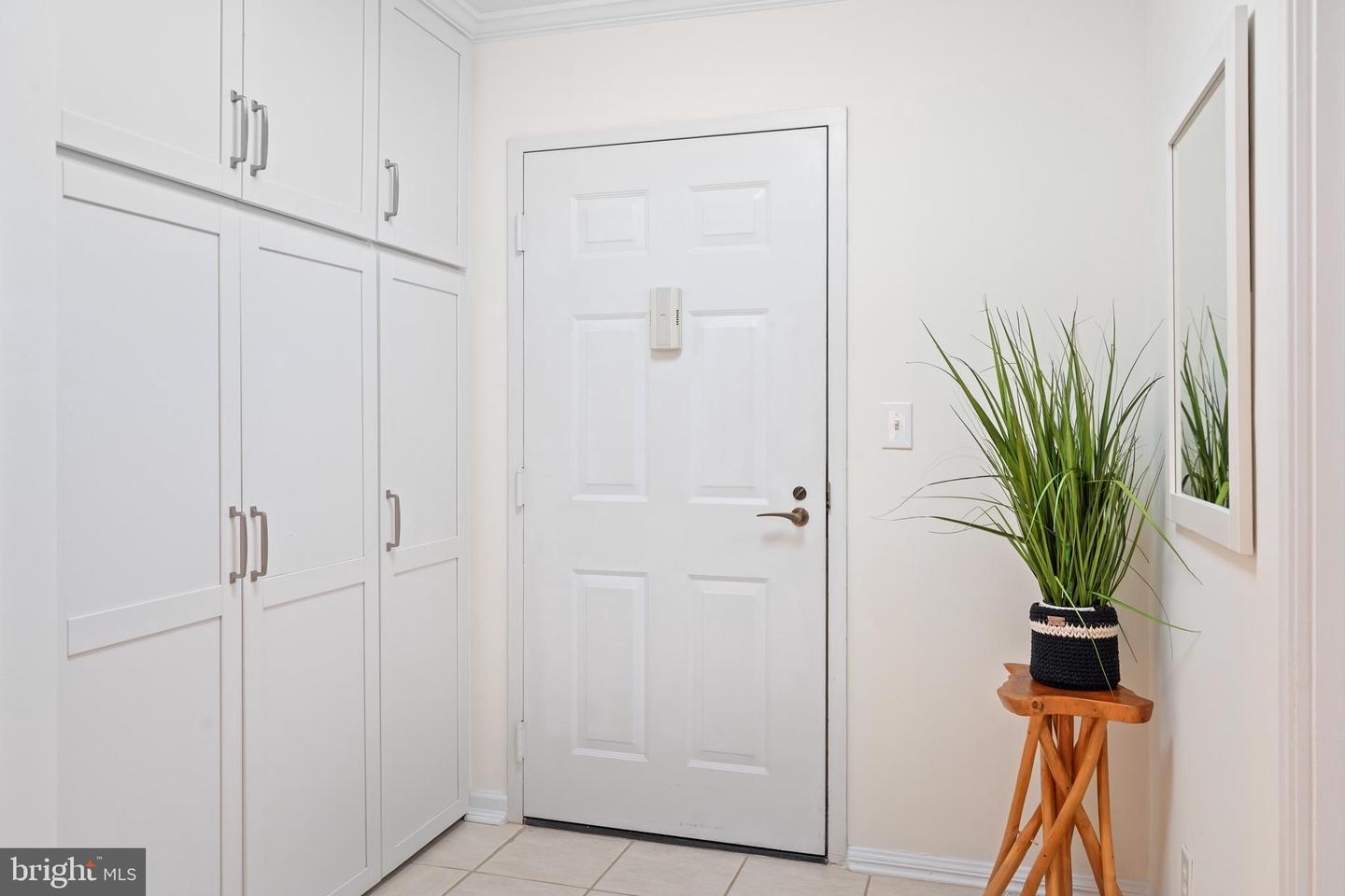 5904 MOUNT EAGLE DR #104, ALEXANDRIA, Virginia 22303, 2 Bedrooms Bedrooms, 8 Rooms Rooms,2 BathroomsBathrooms,Residential,For sale,5904 MOUNT EAGLE DR #104,VAFX2290132 MLS # VAFX2290132