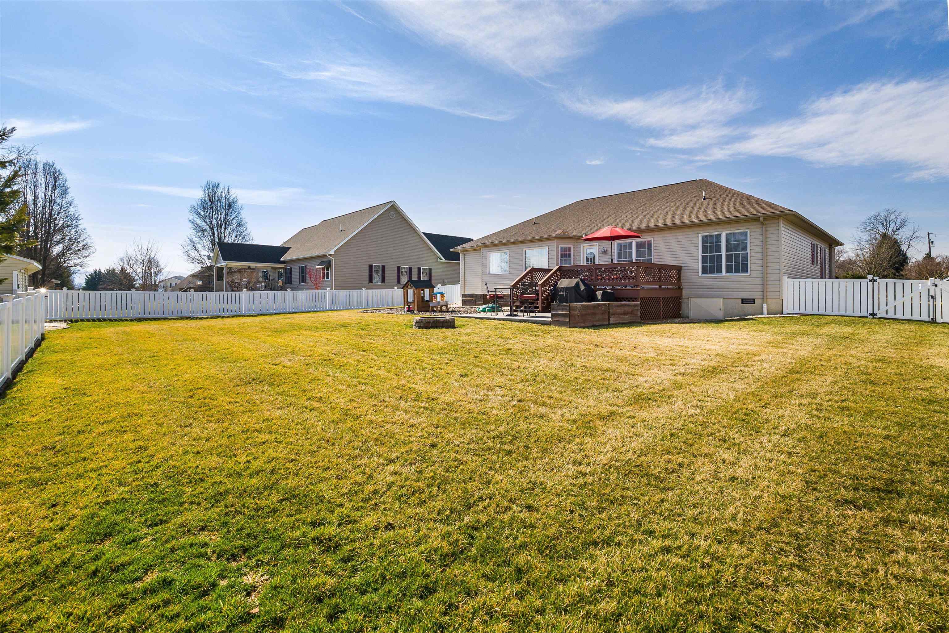 435 THREE LEAGUES RD, MCGAHEYSVILLE, Virginia 22840, 3 Bedrooms Bedrooms, ,2 BathroomsBathrooms,Residential,435 THREE LEAGUES RD,674052 MLS # 674052