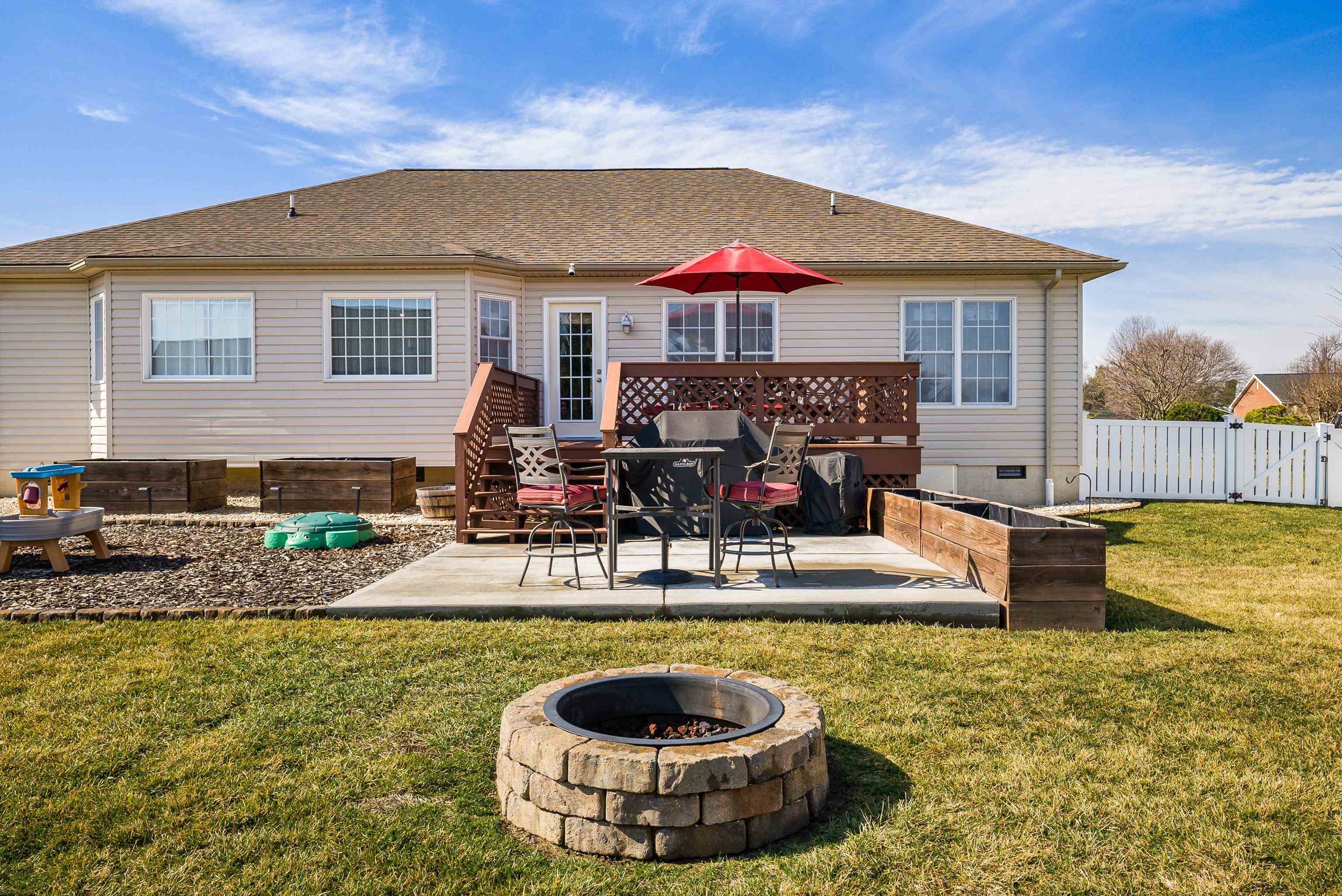 435 THREE LEAGUES RD, MCGAHEYSVILLE, Virginia 22840, 3 Bedrooms Bedrooms, ,2 BathroomsBathrooms,Residential,435 THREE LEAGUES RD,674052 MLS # 674052