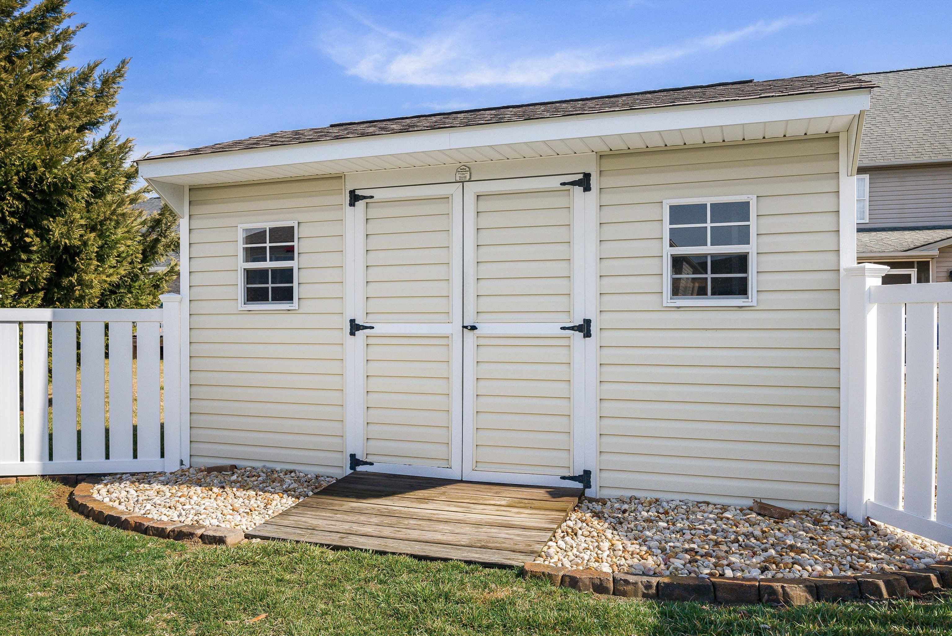 435 THREE LEAGUES RD, MCGAHEYSVILLE, Virginia 22840, 3 Bedrooms Bedrooms, ,2 BathroomsBathrooms,Residential,435 THREE LEAGUES RD,674052 MLS # 674052