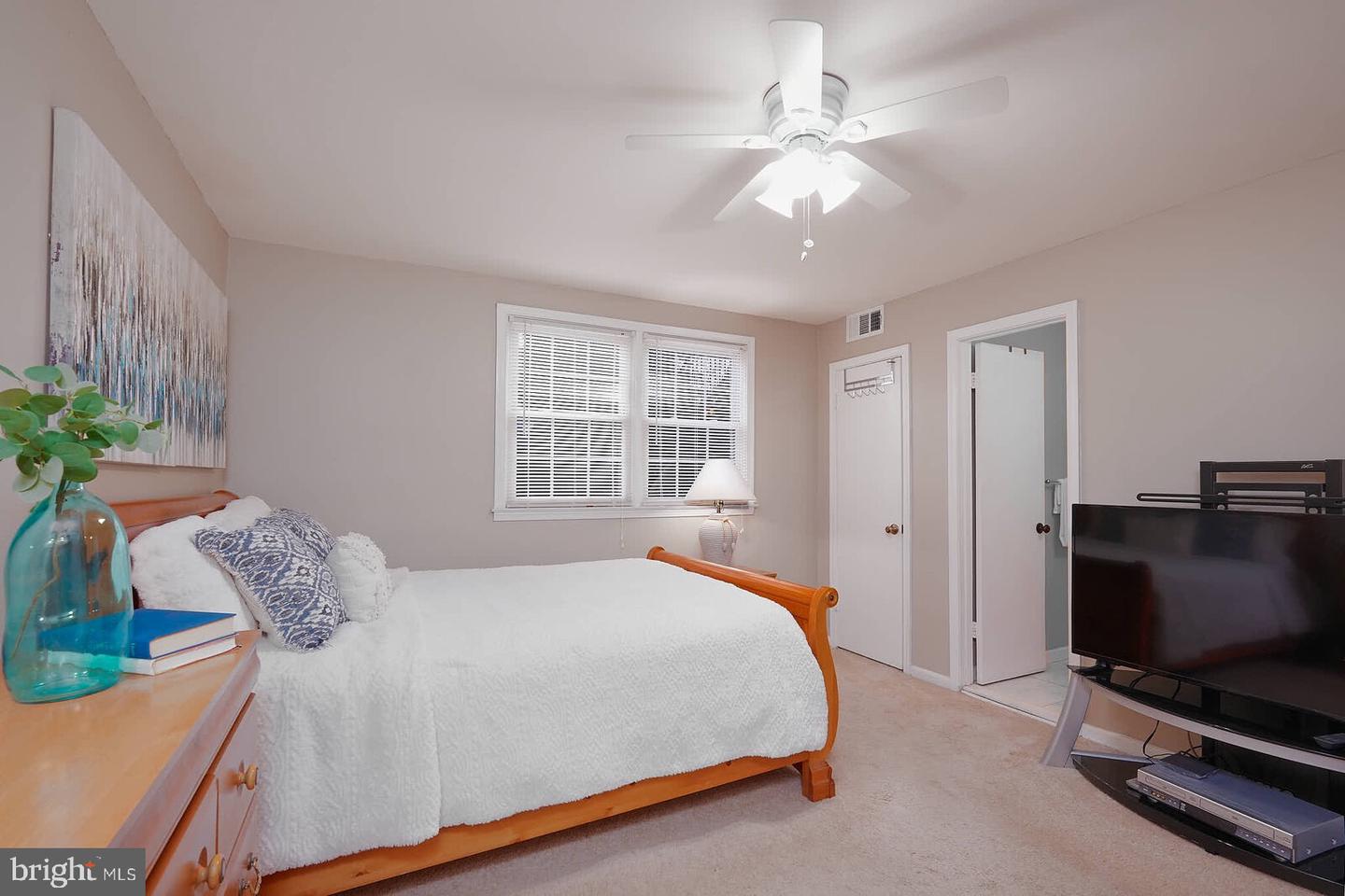 1021-A BRIXTON CT, STERLING, Virginia 20164, 3 Bedrooms Bedrooms, ,2 BathroomsBathrooms,Residential,For sale,1021-A BRIXTON CT,VALO2115400 MLS # VALO2115400