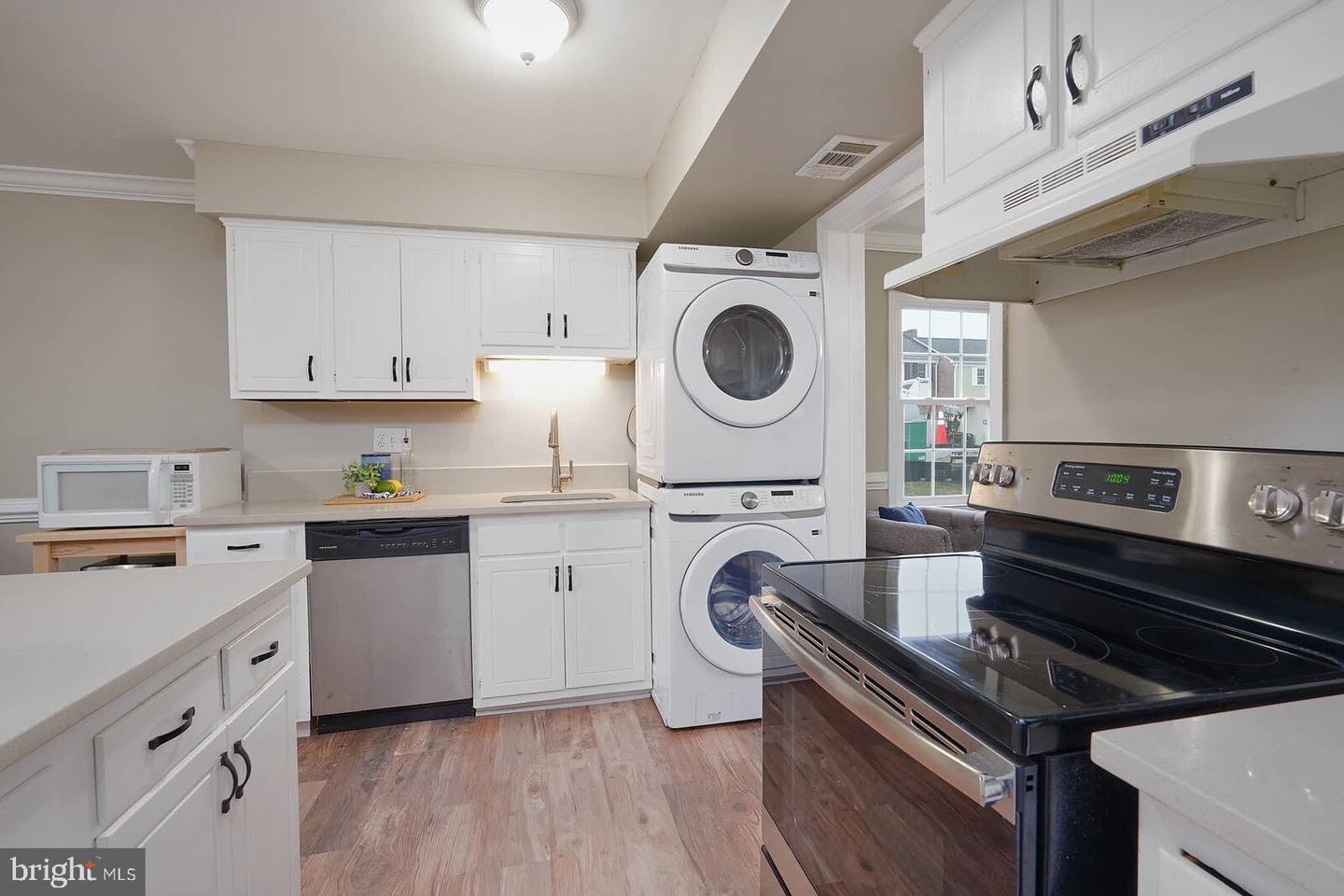 1021-A BRIXTON CT, STERLING, Virginia 20164, 3 Bedrooms Bedrooms, ,2 BathroomsBathrooms,Residential,For sale,1021-A BRIXTON CT,VALO2115400 MLS # VALO2115400