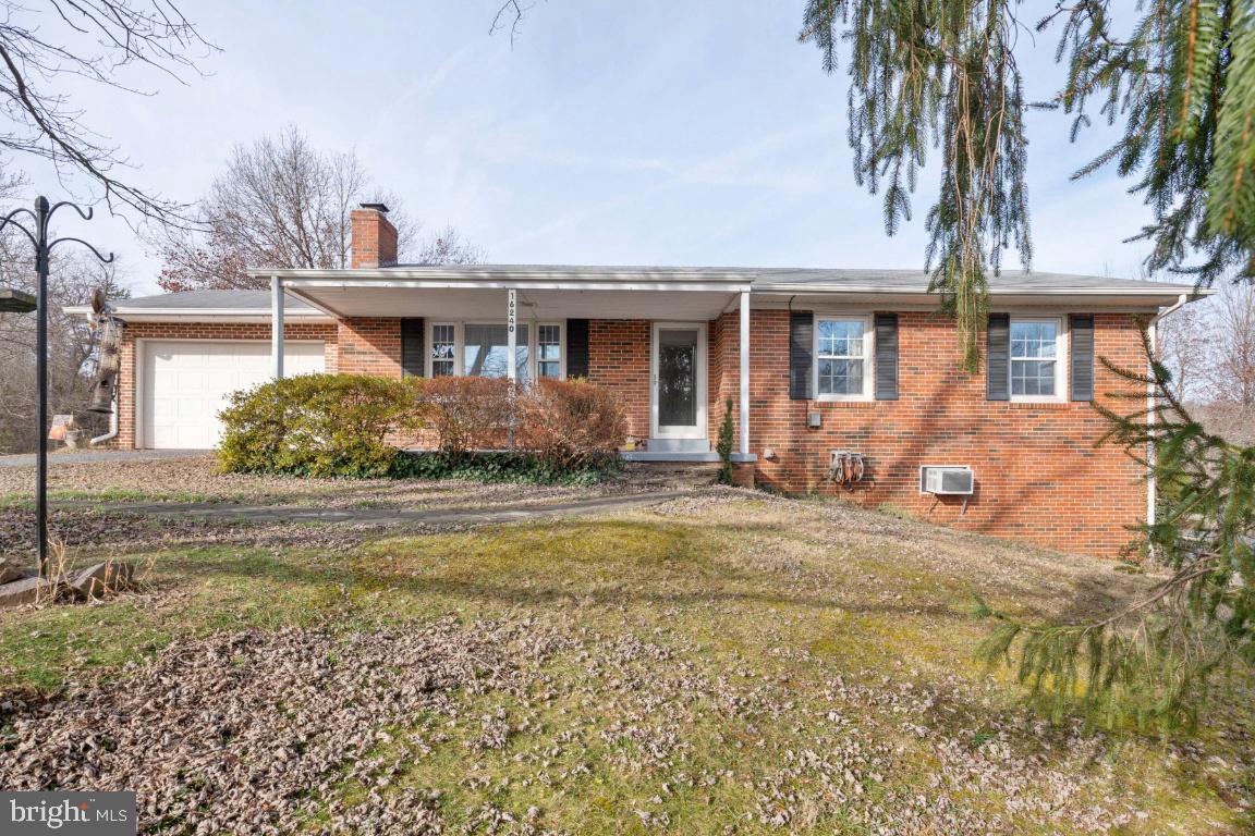 16240 LEE HWY, GAINESVILLE, Virginia 20155, 4 Bedrooms Bedrooms, 10 Rooms Rooms,2 BathroomsBathrooms,Residential,For sale,16240 LEE HWY,VAPW2112276 MLS # VAPW2112276